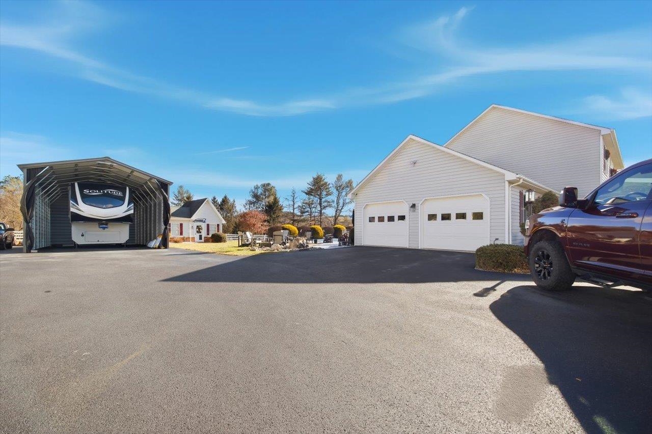 3901 LEE HWY, WEYERS CAVE, Virginia 24486, 3 Bedrooms Bedrooms, ,2 BathroomsBathrooms,Residential,3901 LEE HWY,671794 MLS # 671794 3901 LEE HWY, WEYERS CAVE, Virginia 24486, 3 Bedrooms Bedrooms, ,2 BathroomsBathrooms,Residential,3901 LEE HWY,671794 MLS # 671794