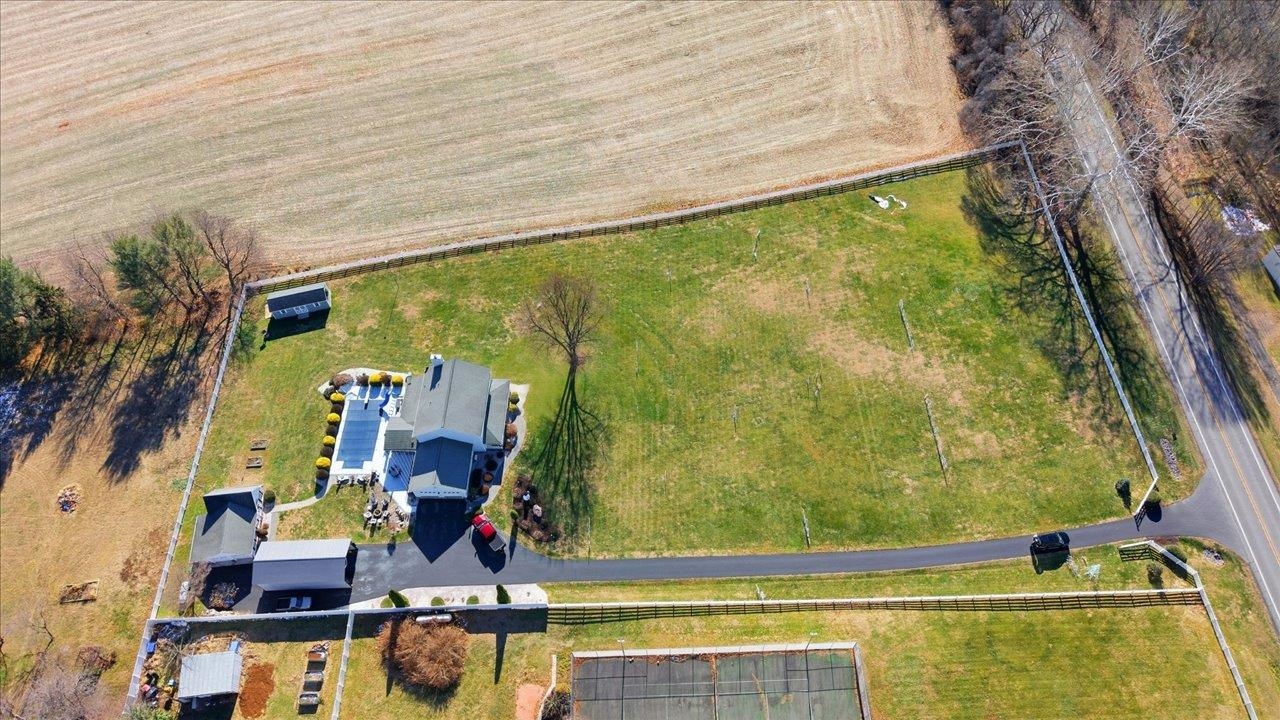 3901 LEE HWY, WEYERS CAVE, Virginia 24486, 3 Bedrooms Bedrooms, ,2 BathroomsBathrooms,Residential,3901 LEE HWY,671794 MLS # 671794 3901 LEE HWY, WEYERS CAVE, Virginia 24486, 3 Bedrooms Bedrooms, ,2 BathroomsBathrooms,Residential,3901 LEE HWY,671794 MLS # 671794