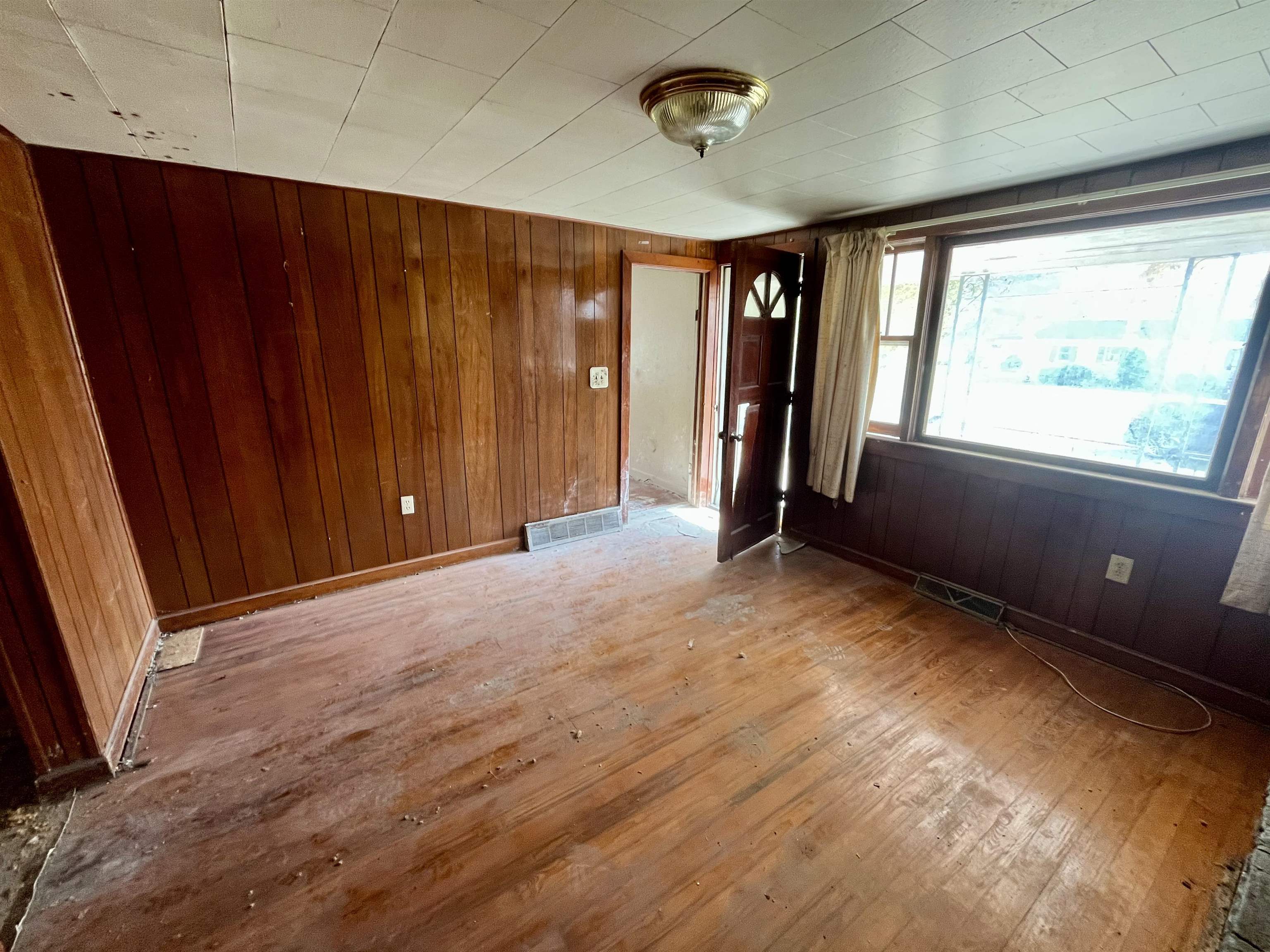 314 W SPRING AVE, ELKTON, Virginia 22827, 3 Bedrooms Bedrooms, ,1 BathroomBathrooms,Residential,314 W SPRING AVE,671796 MLS # 671796 314 W SPRING AVE, ELKTON, Virginia 22827, 3 Bedrooms Bedrooms, ,1 BathroomBathrooms,Residential,314 W SPRING AVE,671796 MLS # 671796