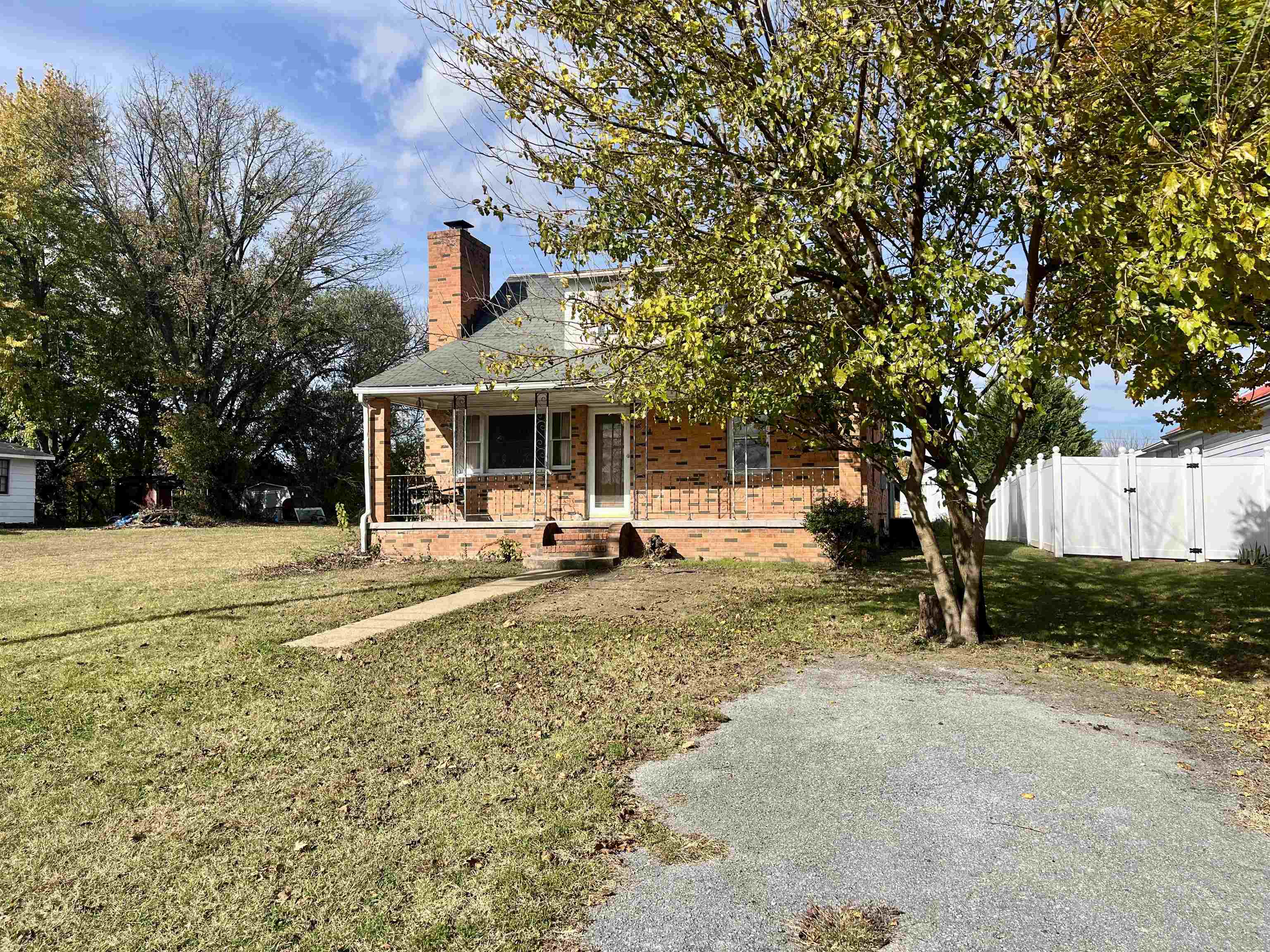 314 W SPRING AVE, ELKTON, Virginia 22827, 3 Bedrooms Bedrooms, ,1 BathroomBathrooms,Residential,314 W SPRING AVE,671796 MLS # 671796 314 W SPRING AVE, ELKTON, Virginia 22827, 3 Bedrooms Bedrooms, ,1 BathroomBathrooms,Residential,314 W SPRING AVE,671796 MLS # 671796