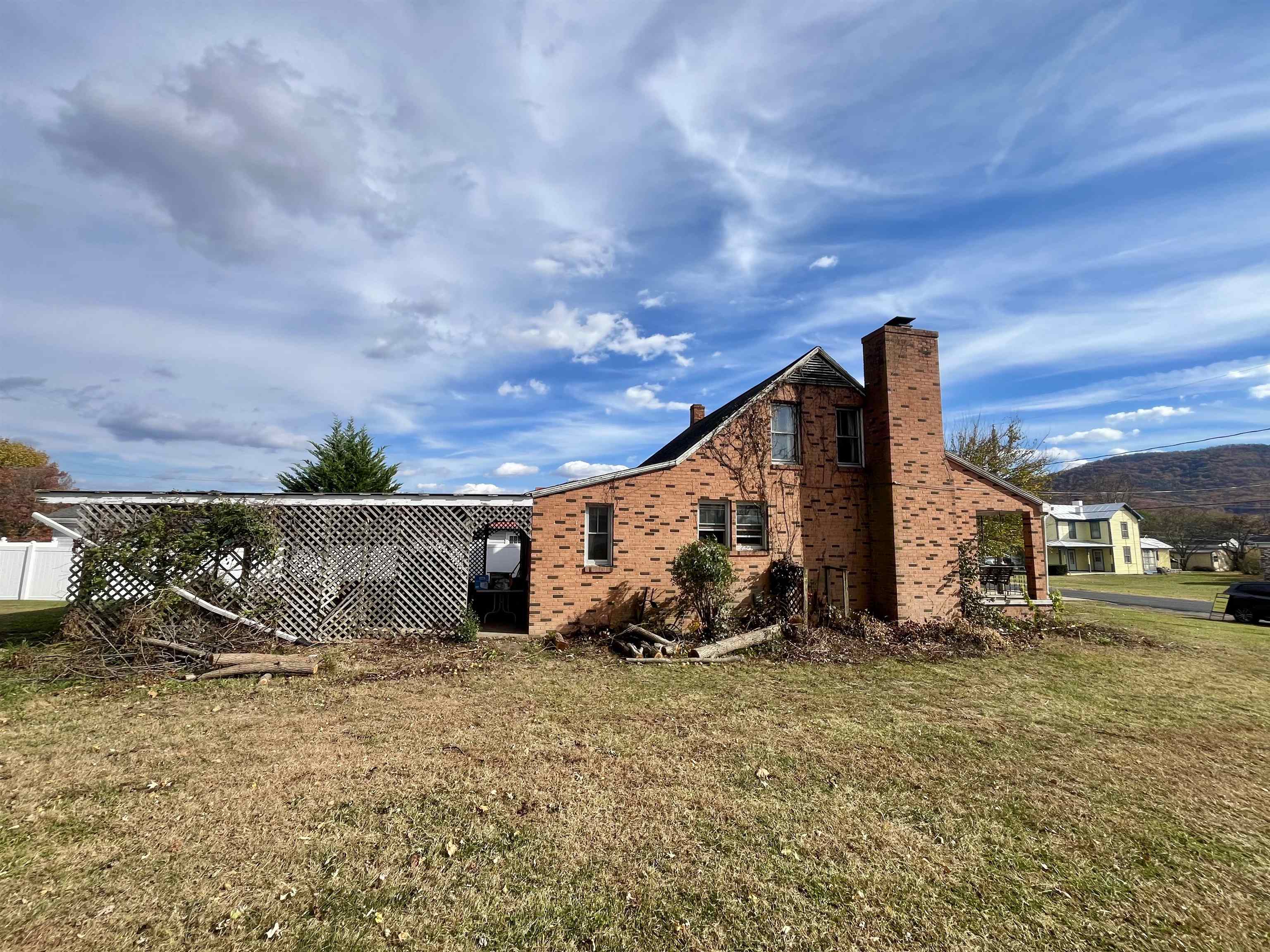 314 W SPRING AVE, ELKTON, Virginia 22827, 3 Bedrooms Bedrooms, ,1 BathroomBathrooms,Residential,314 W SPRING AVE,671796 MLS # 671796 314 W SPRING AVE, ELKTON, Virginia 22827, 3 Bedrooms Bedrooms, ,1 BathroomBathrooms,Residential,314 W SPRING AVE,671796 MLS # 671796