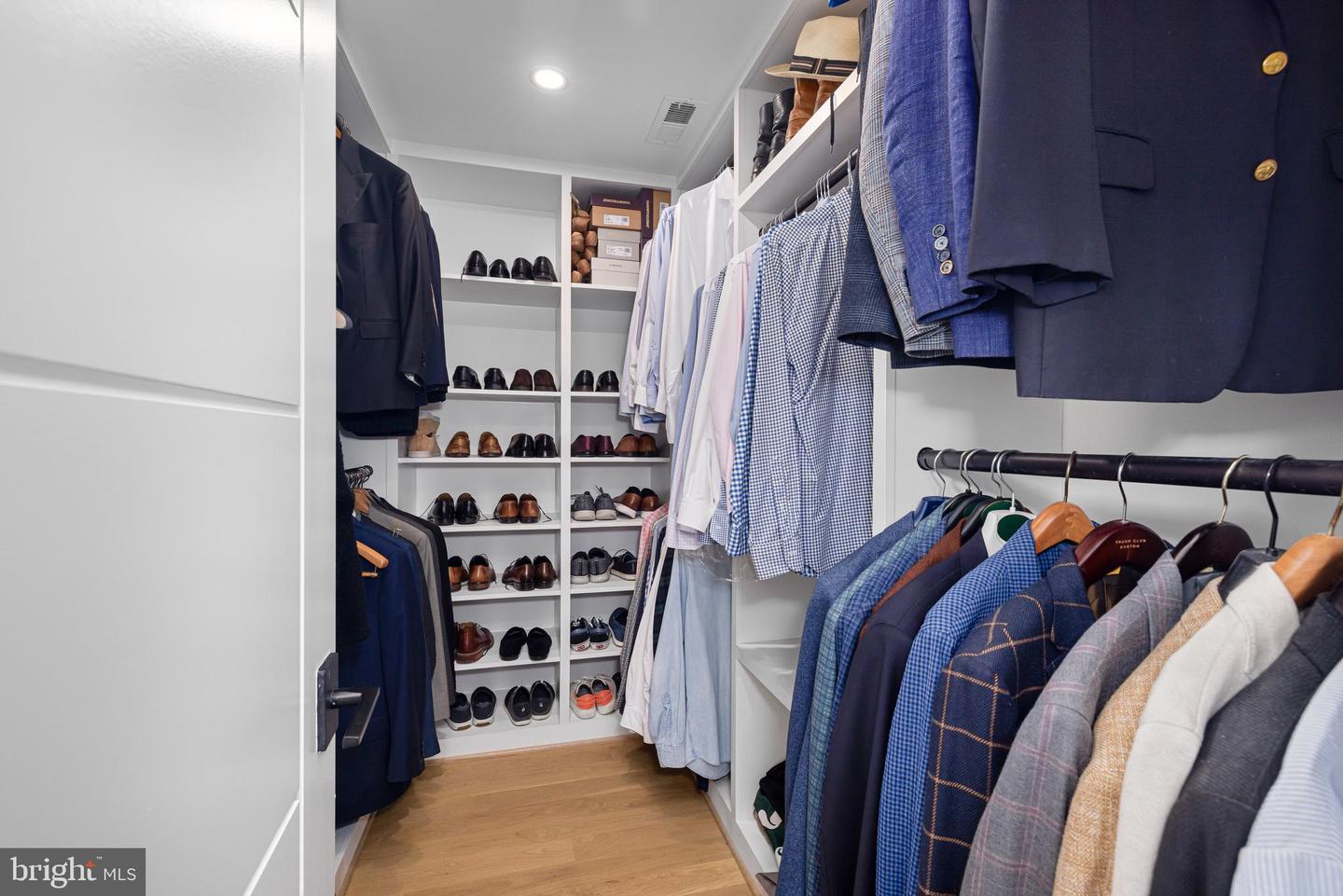 5624 SHERIER PL NW, WASHINGTON, District Of Columbia 20016, 6 Bedrooms Bedrooms, ,5 BathroomsBathrooms,Residential,For sale,5624 SHERIER PL NW,DCDC2227500 MLS # DCDC2227500 5624 SHERIER PL NW, WASHINGTON, District Of Columbia 20016, 6 Bedrooms Bedrooms, ,5 BathroomsBathrooms,Residential,For sale,5624 SHERIER PL NW,DCDC2227500 MLS # DCDC2227500