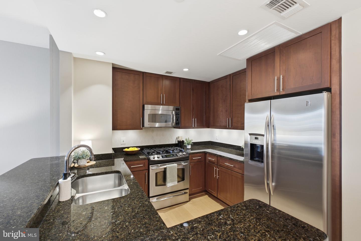 2050 JAMIESON AVE #1005, ALEXANDRIA, Virginia 22314, 1 Bedroom Bedrooms, ,1 BathroomBathrooms,Residential,For sale,2050 JAMIESON AVE #1005,VAAX2051014 MLS # VAAX2051014 2050 JAMIESON AVE #1005, ALEXANDRIA, Virginia 22314, 1 Bedroom Bedrooms, ,1 BathroomBathrooms,Residential,For sale,2050 JAMIESON AVE #1005,VAAX2051014 MLS # VAAX2051014