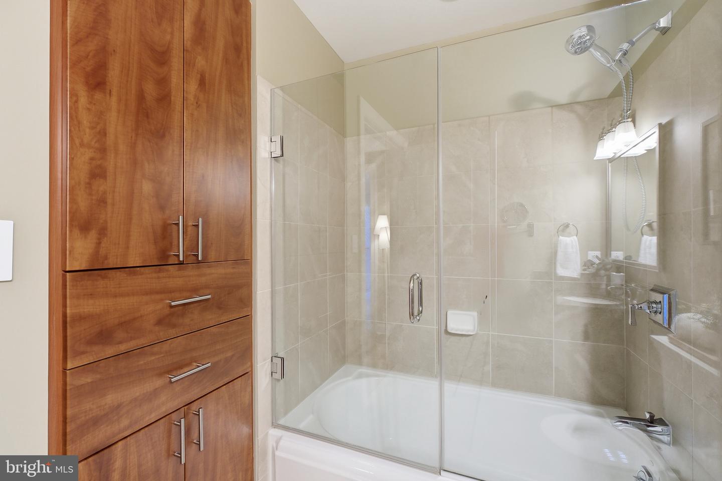 2050 JAMIESON AVE #1005, ALEXANDRIA, Virginia 22314, 1 Bedroom Bedrooms, ,1 BathroomBathrooms,Residential,For sale,2050 JAMIESON AVE #1005,VAAX2051014 MLS # VAAX2051014 2050 JAMIESON AVE #1005, ALEXANDRIA, Virginia 22314, 1 Bedroom Bedrooms, ,1 BathroomBathrooms,Residential,For sale,2050 JAMIESON AVE #1005,VAAX2051014 MLS # VAAX2051014