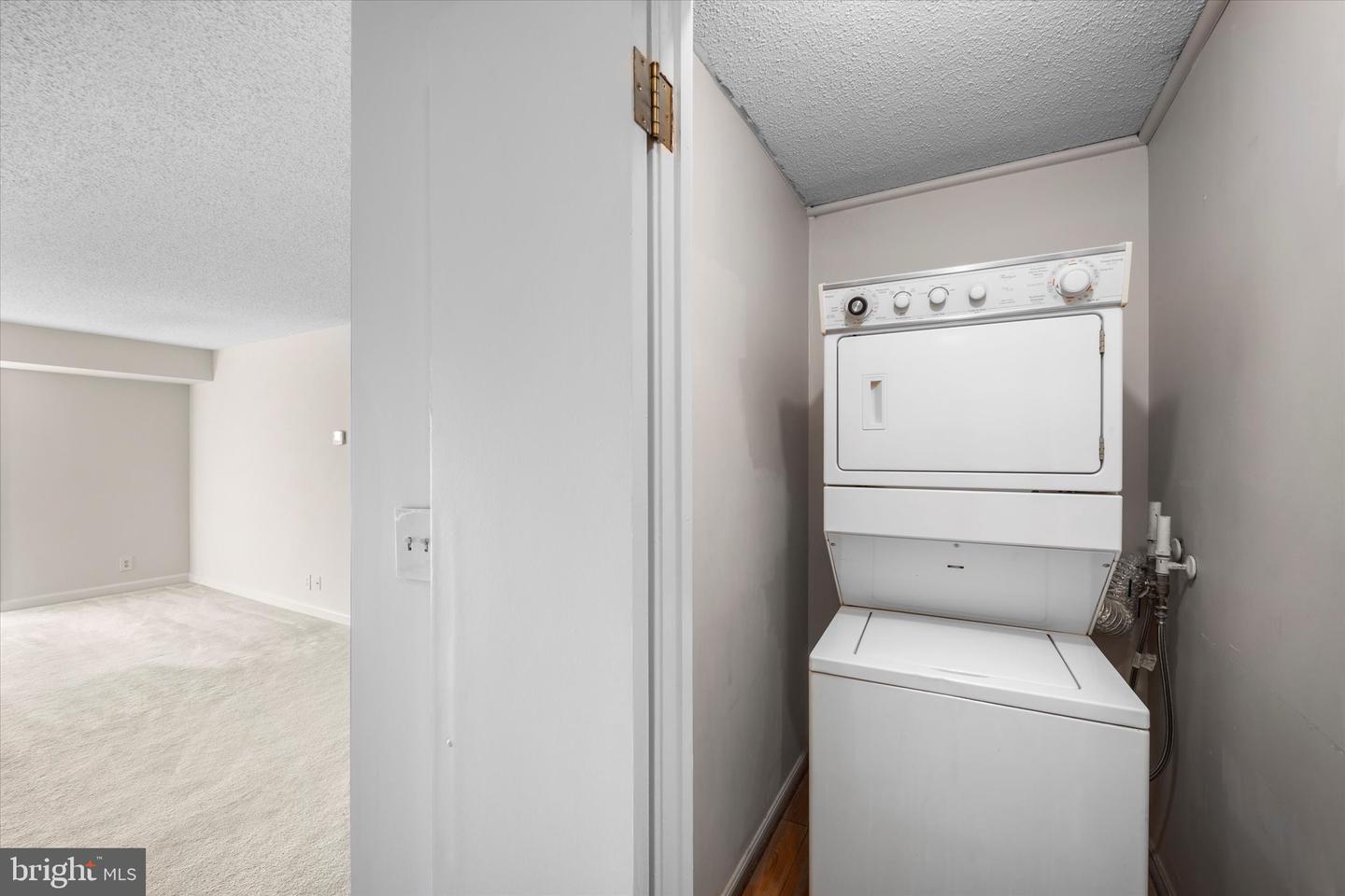 5902 MOUNT EAGLE DR #1410, ALEXANDRIA, Virginia 22303, 2 Bedrooms Bedrooms, ,2 BathroomsBathrooms,Residential,For sale,5902 MOUNT EAGLE DR #1410,VAFX2277938 MLS # VAFX2277938 5902 MOUNT EAGLE DR #1410, ALEXANDRIA, Virginia 22303, 2 Bedrooms Bedrooms, ,2 BathroomsBathrooms,Residential,For sale,5902 MOUNT EAGLE DR #1410,VAFX2277938 MLS # VAFX2277938