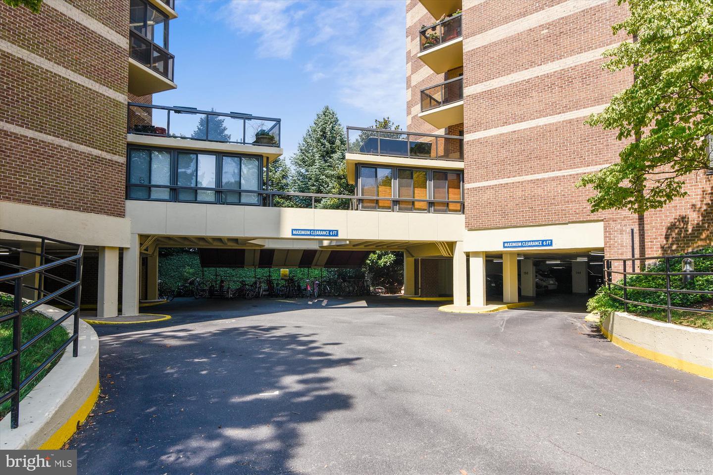 8340 GREENSBORO DR #402, MCLEAN, Virginia 22102, 1 Bedroom Bedrooms, ,1 BathroomBathrooms,Residential,For sale,8340 GREENSBORO DR #402,VAFX2279346 MLS # VAFX2279346 8340 GREENSBORO DR #402, MCLEAN, Virginia 22102, 1 Bedroom Bedrooms, ,1 BathroomBathrooms,Residential,For sale,8340 GREENSBORO DR #402,VAFX2279346 MLS # VAFX2279346