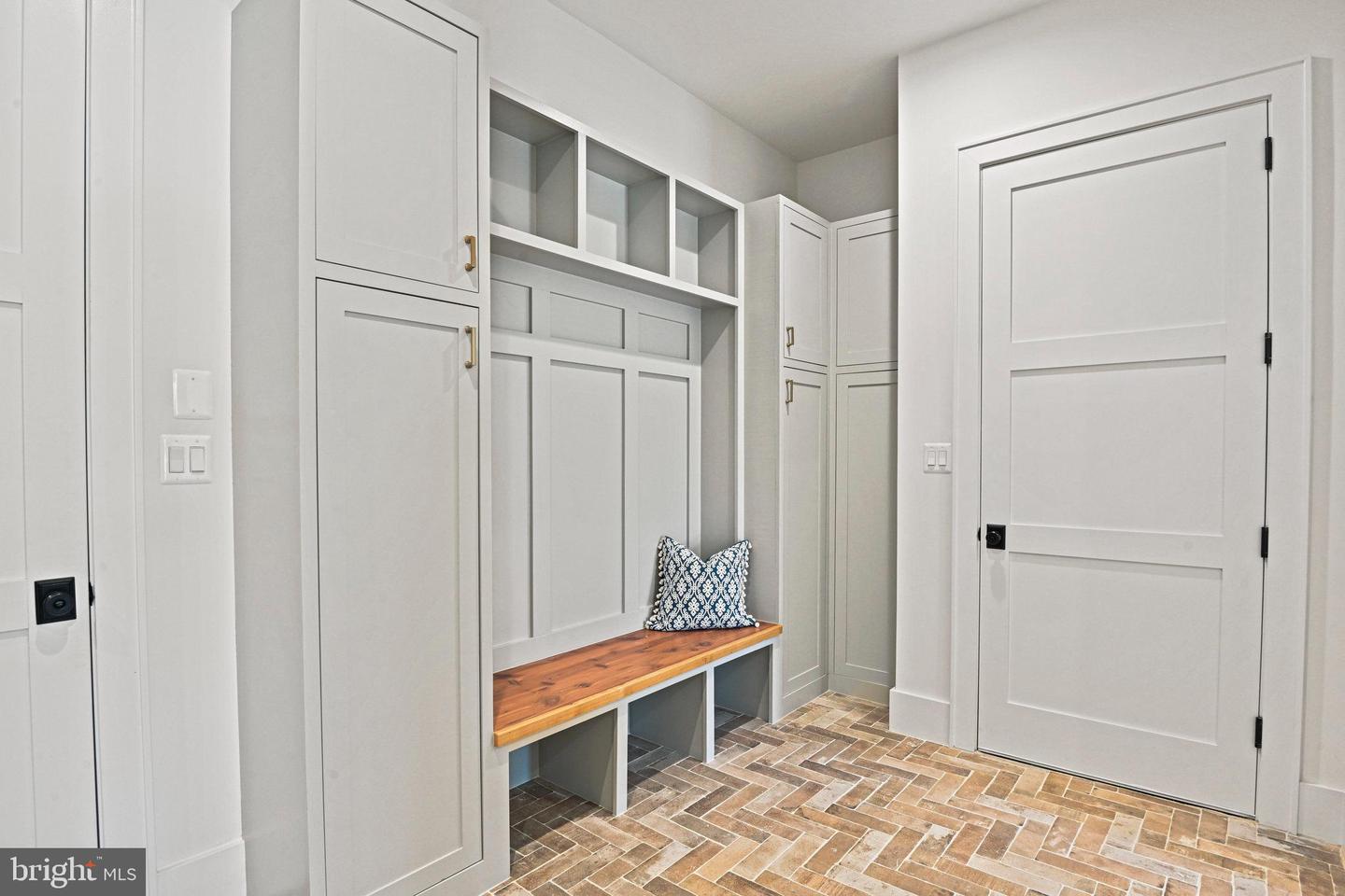 352 AYR HILL AVE NE, VIENNA, Virginia 22180, 6 Bedrooms Bedrooms, ,6 BathroomsBathrooms,Residential,For sale,352 AYR HILL AVE NE,VAFX2280496 MLS # VAFX2280496 352 AYR HILL AVE NE, VIENNA, Virginia 22180, 6 Bedrooms Bedrooms, ,6 BathroomsBathrooms,Residential,For sale,352 AYR HILL AVE NE,VAFX2280496 MLS # VAFX2280496