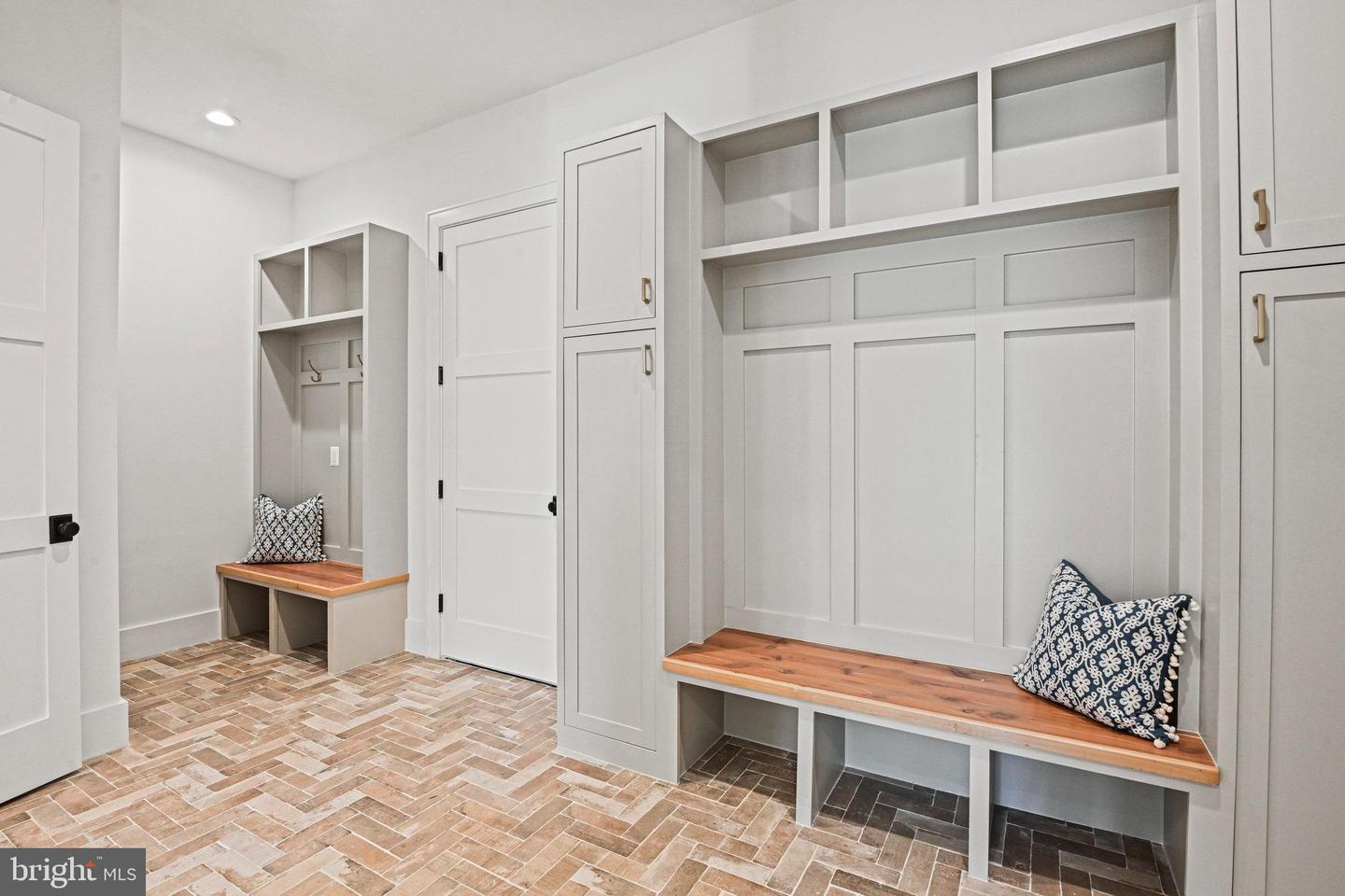 352 AYR HILL AVE NE, VIENNA, Virginia 22180, 6 Bedrooms Bedrooms, ,6 BathroomsBathrooms,Residential,For sale,352 AYR HILL AVE NE,VAFX2280496 MLS # VAFX2280496 352 AYR HILL AVE NE, VIENNA, Virginia 22180, 6 Bedrooms Bedrooms, ,6 BathroomsBathrooms,Residential,For sale,352 AYR HILL AVE NE,VAFX2280496 MLS # VAFX2280496