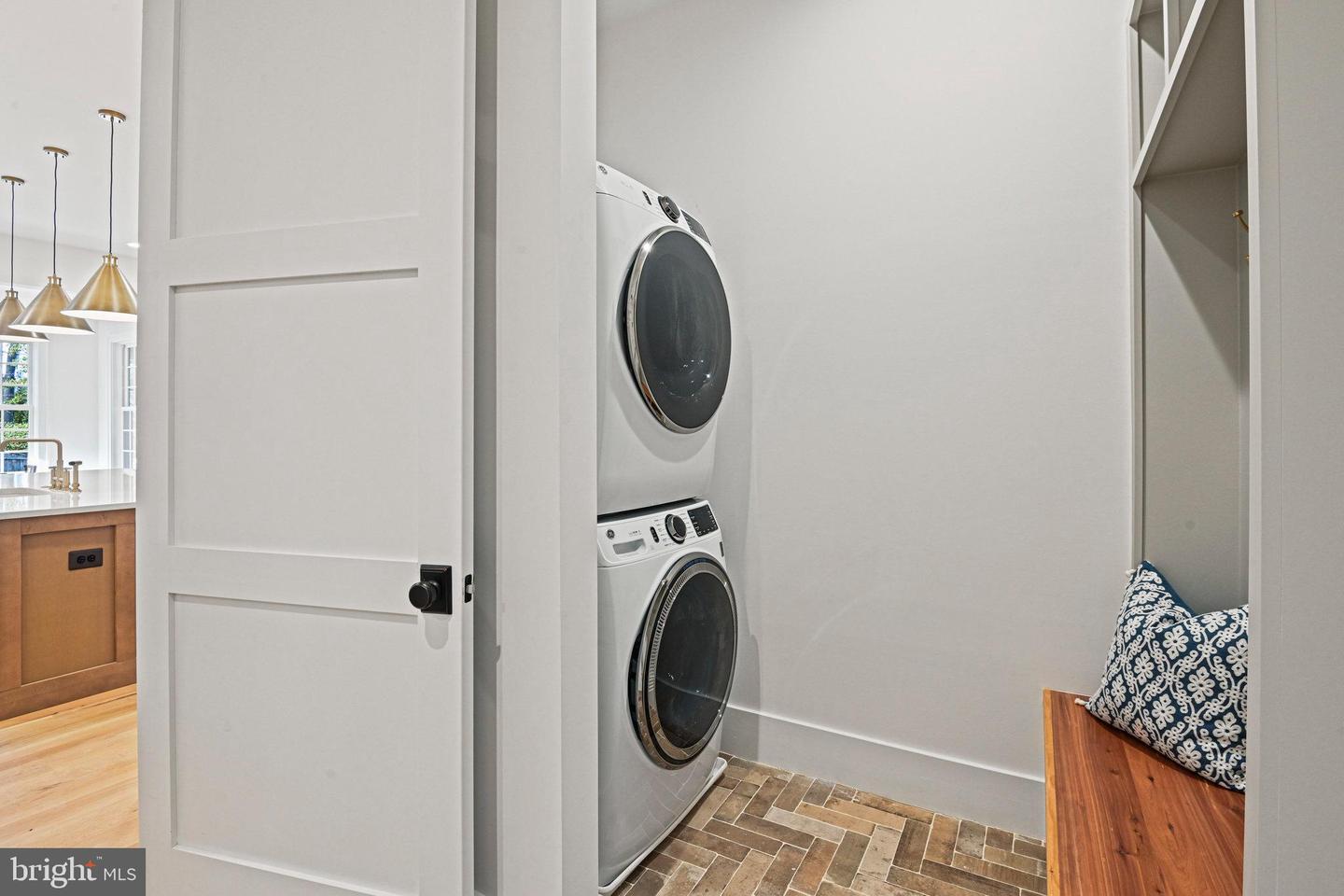 352 AYR HILL AVE NE, VIENNA, Virginia 22180, 6 Bedrooms Bedrooms, ,6 BathroomsBathrooms,Residential,For sale,352 AYR HILL AVE NE,VAFX2280496 MLS # VAFX2280496 352 AYR HILL AVE NE, VIENNA, Virginia 22180, 6 Bedrooms Bedrooms, ,6 BathroomsBathrooms,Residential,For sale,352 AYR HILL AVE NE,VAFX2280496 MLS # VAFX2280496