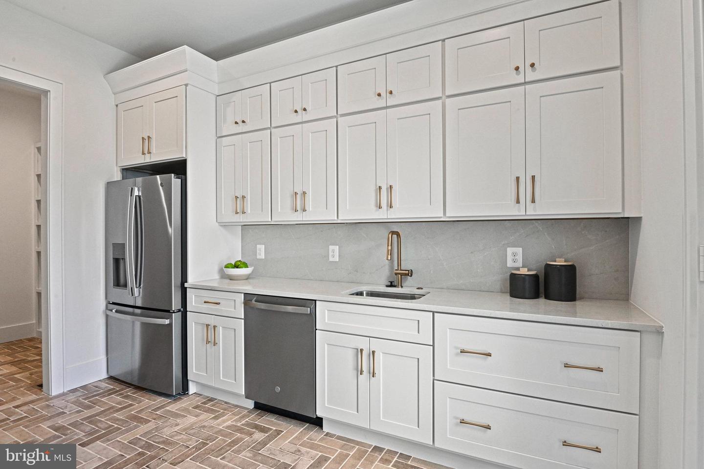 352 AYR HILL AVE NE, VIENNA, Virginia 22180, 6 Bedrooms Bedrooms, ,6 BathroomsBathrooms,Residential,For sale,352 AYR HILL AVE NE,VAFX2280496 MLS # VAFX2280496 352 AYR HILL AVE NE, VIENNA, Virginia 22180, 6 Bedrooms Bedrooms, ,6 BathroomsBathrooms,Residential,For sale,352 AYR HILL AVE NE,VAFX2280496 MLS # VAFX2280496