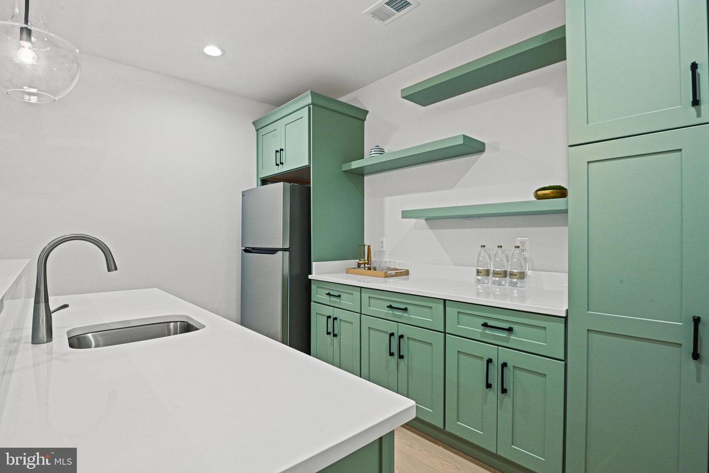 352 AYR HILL AVE NE, VIENNA, Virginia 22180, 6 Bedrooms Bedrooms, ,6 BathroomsBathrooms,Residential,For sale,352 AYR HILL AVE NE,VAFX2280496 MLS # VAFX2280496 352 AYR HILL AVE NE, VIENNA, Virginia 22180, 6 Bedrooms Bedrooms, ,6 BathroomsBathrooms,Residential,For sale,352 AYR HILL AVE NE,VAFX2280496 MLS # VAFX2280496