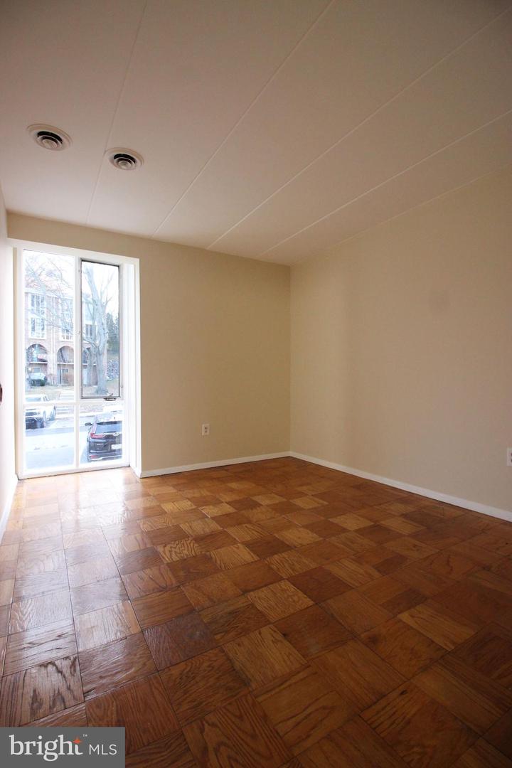 2632 WAGON DR #1C, ALEXANDRIA, Virginia 22303, 2 Bedrooms Bedrooms, ,1 BathroomBathrooms,Residential,For sale,2632 WAGON DR #1C,VAFX2281746 MLS # VAFX2281746 2632 WAGON DR #1C, ALEXANDRIA, Virginia 22303, 2 Bedrooms Bedrooms, ,1 BathroomBathrooms,Residential,For sale,2632 WAGON DR #1C,VAFX2281746 MLS # VAFX2281746