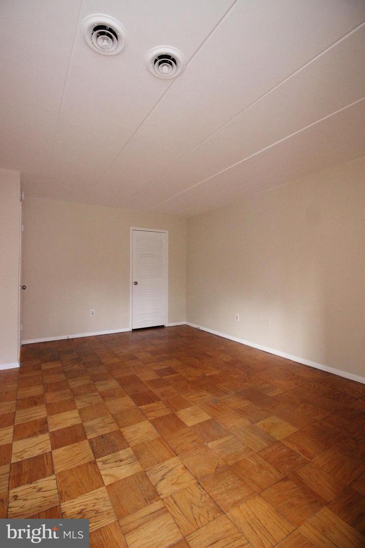 2632 WAGON DR #1C, ALEXANDRIA, Virginia 22303, 2 Bedrooms Bedrooms, ,1 BathroomBathrooms,Residential,For sale,2632 WAGON DR #1C,VAFX2281746 MLS # VAFX2281746 2632 WAGON DR #1C, ALEXANDRIA, Virginia 22303, 2 Bedrooms Bedrooms, ,1 BathroomBathrooms,Residential,For sale,2632 WAGON DR #1C,VAFX2281746 MLS # VAFX2281746