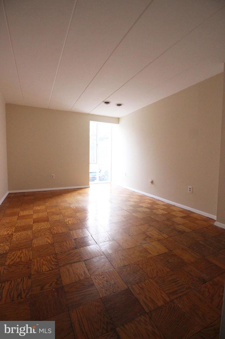 2632 WAGON DR #1C, ALEXANDRIA, Virginia 22303, 2 Bedrooms Bedrooms, ,1 BathroomBathrooms,Residential,For sale,2632 WAGON DR #1C,VAFX2281746 MLS # VAFX2281746 2632 WAGON DR #1C, ALEXANDRIA, Virginia 22303, 2 Bedrooms Bedrooms, ,1 BathroomBathrooms,Residential,For sale,2632 WAGON DR #1C,VAFX2281746 MLS # VAFX2281746