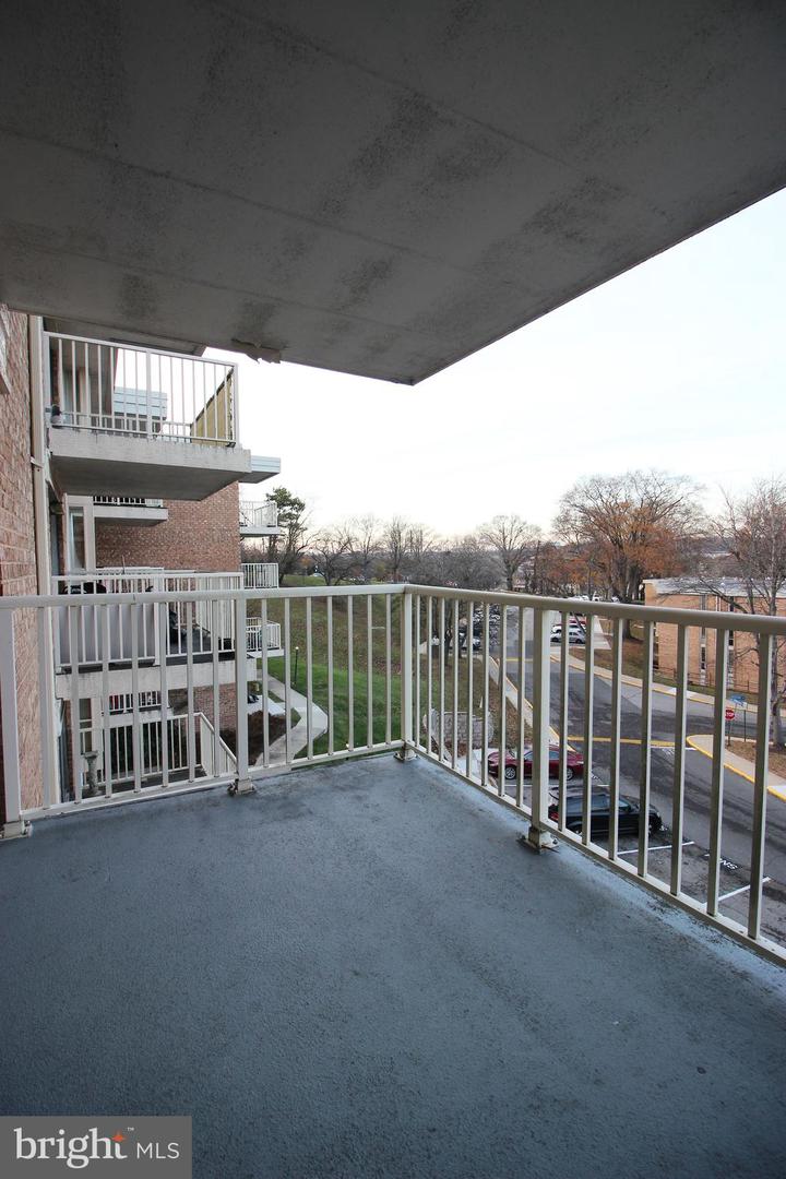 2632 WAGON DR #1C, ALEXANDRIA, Virginia 22303, 2 Bedrooms Bedrooms, ,1 BathroomBathrooms,Residential,For sale,2632 WAGON DR #1C,VAFX2281746 MLS # VAFX2281746 2632 WAGON DR #1C, ALEXANDRIA, Virginia 22303, 2 Bedrooms Bedrooms, ,1 BathroomBathrooms,Residential,For sale,2632 WAGON DR #1C,VAFX2281746 MLS # VAFX2281746