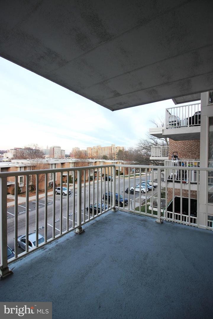 2632 WAGON DR #1C, ALEXANDRIA, Virginia 22303, 2 Bedrooms Bedrooms, ,1 BathroomBathrooms,Residential,For sale,2632 WAGON DR #1C,VAFX2281746 MLS # VAFX2281746 2632 WAGON DR #1C, ALEXANDRIA, Virginia 22303, 2 Bedrooms Bedrooms, ,1 BathroomBathrooms,Residential,For sale,2632 WAGON DR #1C,VAFX2281746 MLS # VAFX2281746