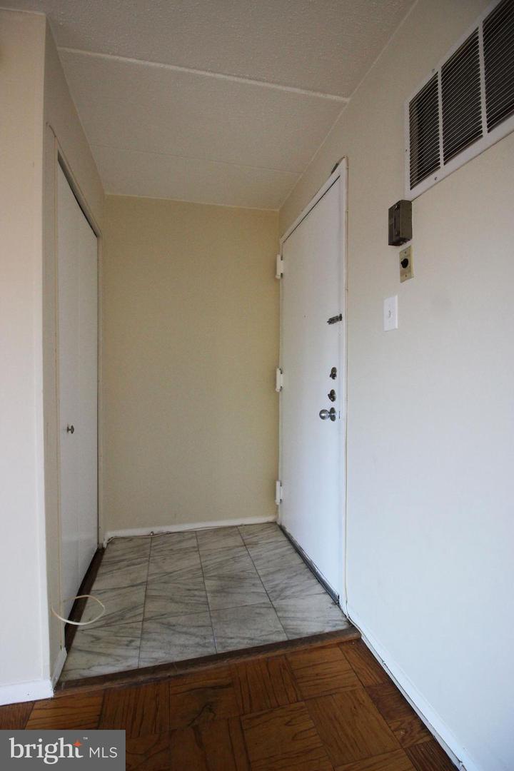 2632 WAGON DR #1C, ALEXANDRIA, Virginia 22303, 2 Bedrooms Bedrooms, ,1 BathroomBathrooms,Residential,For sale,2632 WAGON DR #1C,VAFX2281746 MLS # VAFX2281746 2632 WAGON DR #1C, ALEXANDRIA, Virginia 22303, 2 Bedrooms Bedrooms, ,1 BathroomBathrooms,Residential,For sale,2632 WAGON DR #1C,VAFX2281746 MLS # VAFX2281746