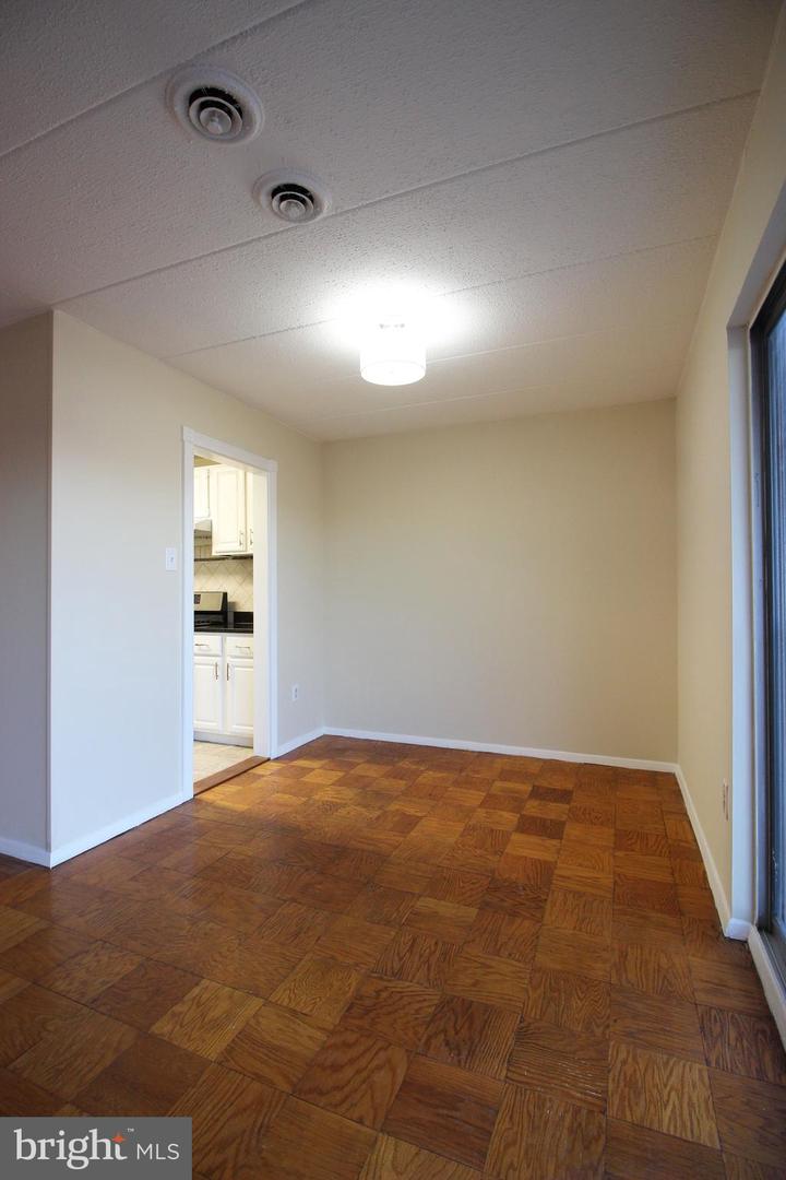 2632 WAGON DR #1C, ALEXANDRIA, Virginia 22303, 2 Bedrooms Bedrooms, ,1 BathroomBathrooms,Residential,For sale,2632 WAGON DR #1C,VAFX2281746 MLS # VAFX2281746 2632 WAGON DR #1C, ALEXANDRIA, Virginia 22303, 2 Bedrooms Bedrooms, ,1 BathroomBathrooms,Residential,For sale,2632 WAGON DR #1C,VAFX2281746 MLS # VAFX2281746