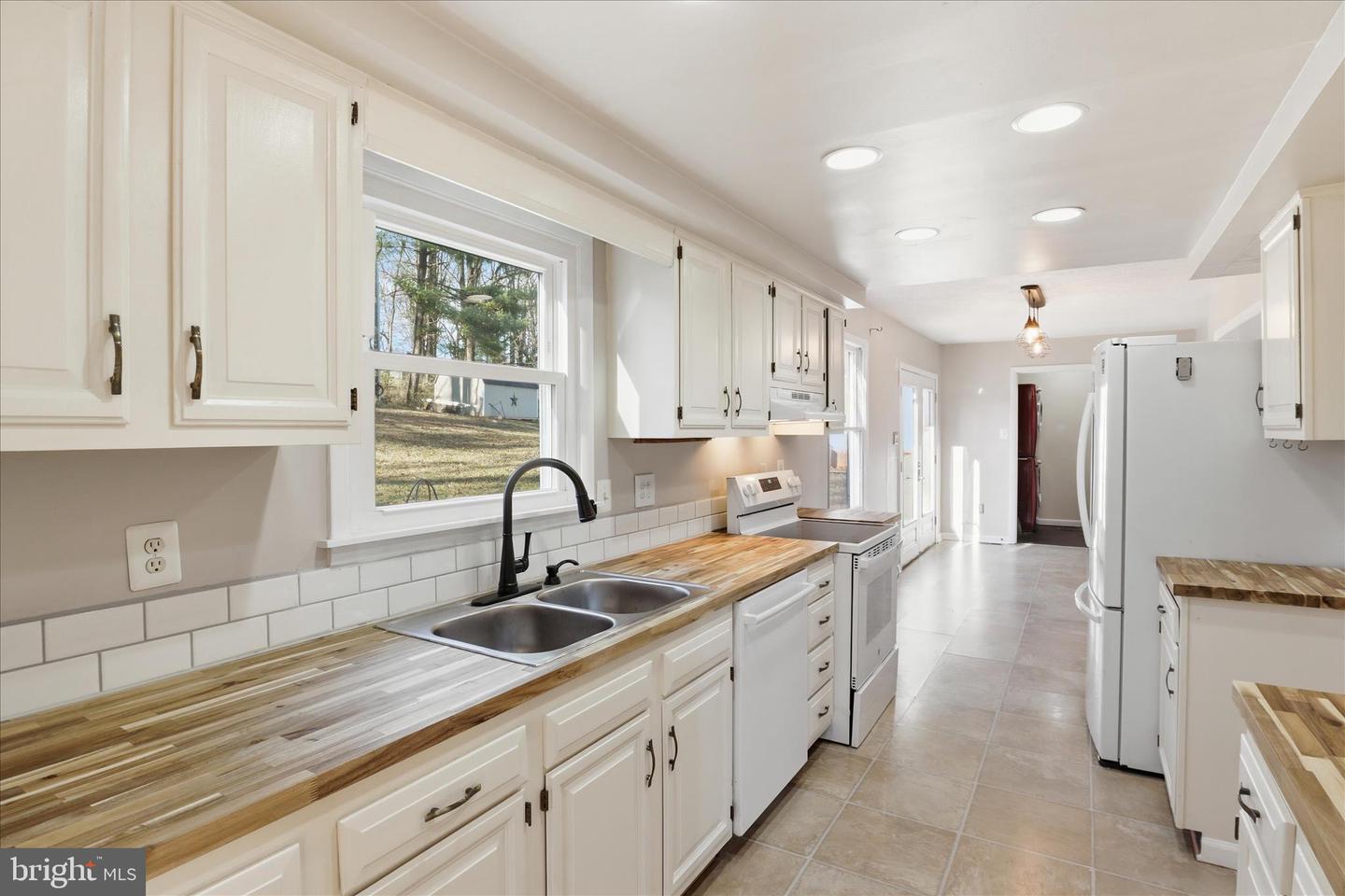 4170 PADGETT DR, HAYMARKET, Virginia 20169, 4 Bedrooms Bedrooms, ,2 BathroomsBathrooms,Residential,For sale,4170 PADGETT DR,VAPW2108830 MLS # VAPW2108830 4170 PADGETT DR, HAYMARKET, Virginia 20169, 4 Bedrooms Bedrooms, ,2 BathroomsBathrooms,Residential,For sale,4170 PADGETT DR,VAPW2108830 MLS # VAPW2108830