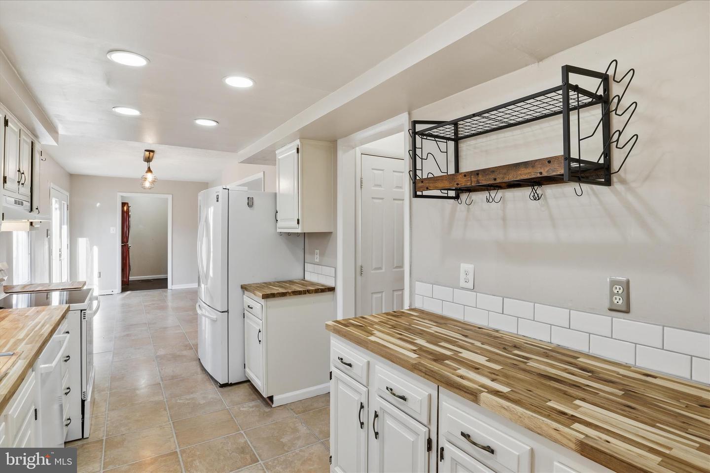 4170 PADGETT DR, HAYMARKET, Virginia 20169, 4 Bedrooms Bedrooms, ,2 BathroomsBathrooms,Residential,For sale,4170 PADGETT DR,VAPW2108830 MLS # VAPW2108830 4170 PADGETT DR, HAYMARKET, Virginia 20169, 4 Bedrooms Bedrooms, ,2 BathroomsBathrooms,Residential,For sale,4170 PADGETT DR,VAPW2108830 MLS # VAPW2108830