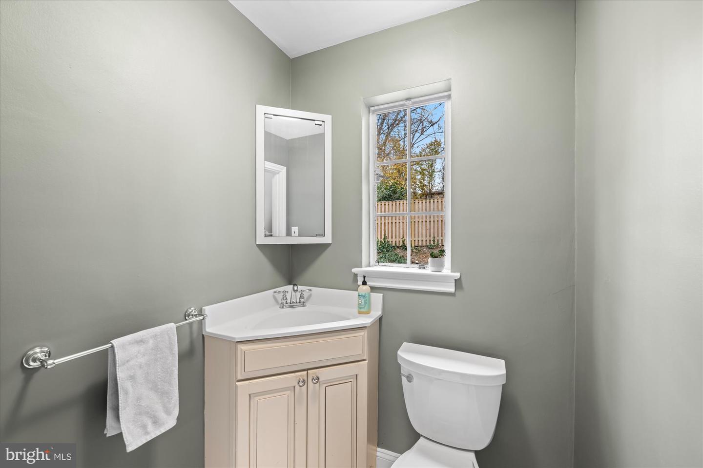 4820 LINNEAN AVE NW, WASHINGTON, District Of Columbia 20008, 5 Bedrooms Bedrooms, ,3 BathroomsBathrooms,Residential,For sale,4820 LINNEAN AVE NW,DCDC2234446 MLS # DCDC2234446 4820 LINNEAN AVE NW, WASHINGTON, District Of Columbia 20008, 5 Bedrooms Bedrooms, ,3 BathroomsBathrooms,Residential,For sale,4820 LINNEAN AVE NW,DCDC2234446 MLS # DCDC2234446