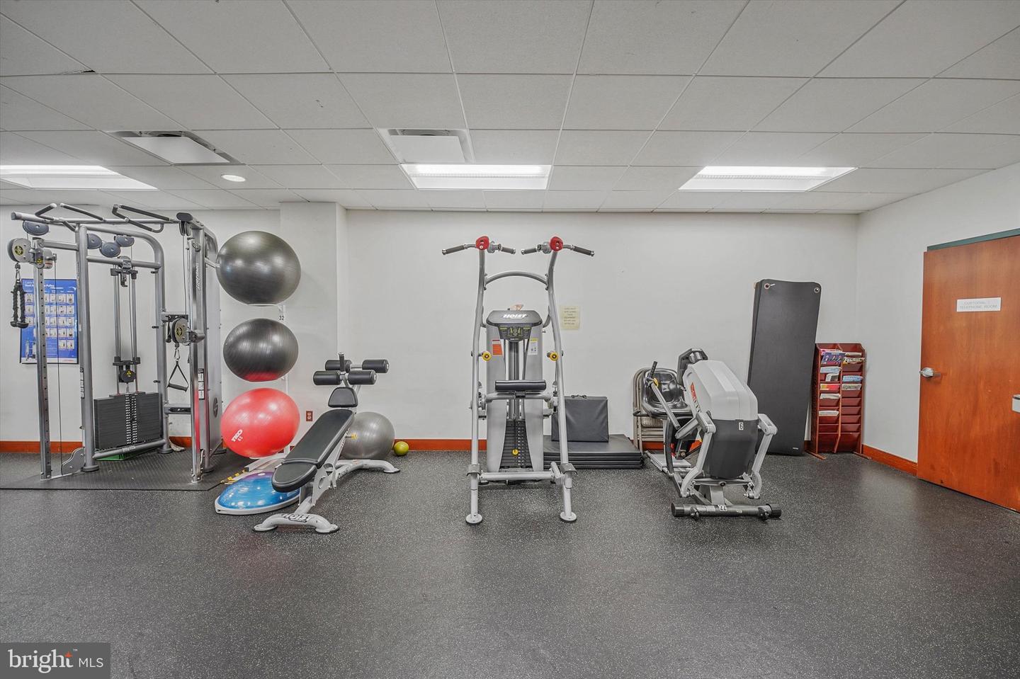 309 YOAKUM PKWY #807, ALEXANDRIA, Virginia 22304, 3 Bedrooms Bedrooms, ,2 BathroomsBathrooms,Residential,For sale,309 YOAKUM PKWY #807,VAAX2052336 MLS # VAAX2052336