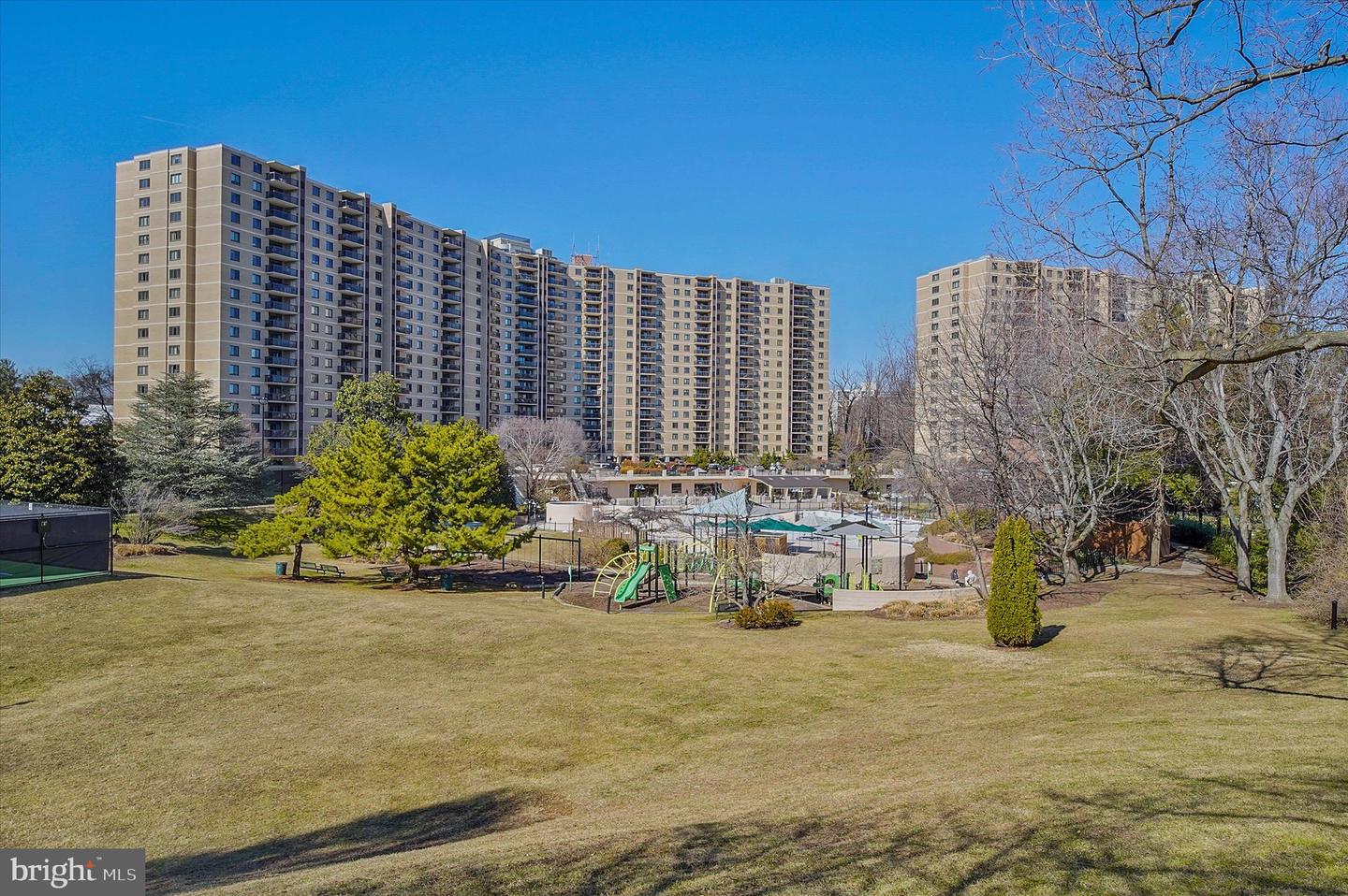 309 YOAKUM PKWY #807, ALEXANDRIA, Virginia 22304, 3 Bedrooms Bedrooms, ,2 BathroomsBathrooms,Residential,For sale,309 YOAKUM PKWY #807,VAAX2052336 MLS # VAAX2052336