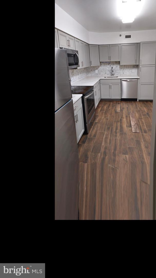 5501 SEMINARY RD #2502S, FALLS CHURCH, Virginia 22041, 2 Bedrooms Bedrooms, 6 Rooms Rooms,1 BathroomBathrooms,Residential,For sale,5501 SEMINARY RD #2502S,VAFX2282200 MLS # VAFX2282200 5501 SEMINARY RD #2502S, FALLS CHURCH, Virginia 22041, 2 Bedrooms Bedrooms, 6 Rooms Rooms,1 BathroomBathrooms,Residential,For sale,5501 SEMINARY RD #2502S,VAFX2282200 MLS # VAFX2282200