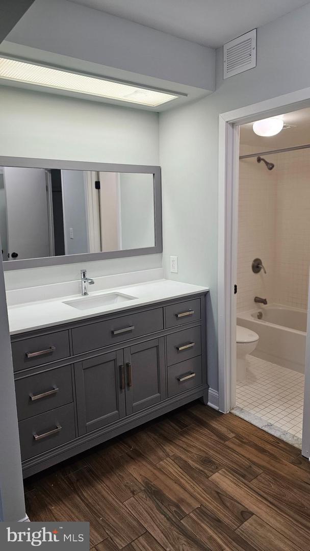 5501 SEMINARY RD #2502S, FALLS CHURCH, Virginia 22041, 2 Bedrooms Bedrooms, 6 Rooms Rooms,1 BathroomBathrooms,Residential,For sale,5501 SEMINARY RD #2502S,VAFX2282200 MLS # VAFX2282200 5501 SEMINARY RD #2502S, FALLS CHURCH, Virginia 22041, 2 Bedrooms Bedrooms, 6 Rooms Rooms,1 BathroomBathrooms,Residential,For sale,5501 SEMINARY RD #2502S,VAFX2282200 MLS # VAFX2282200