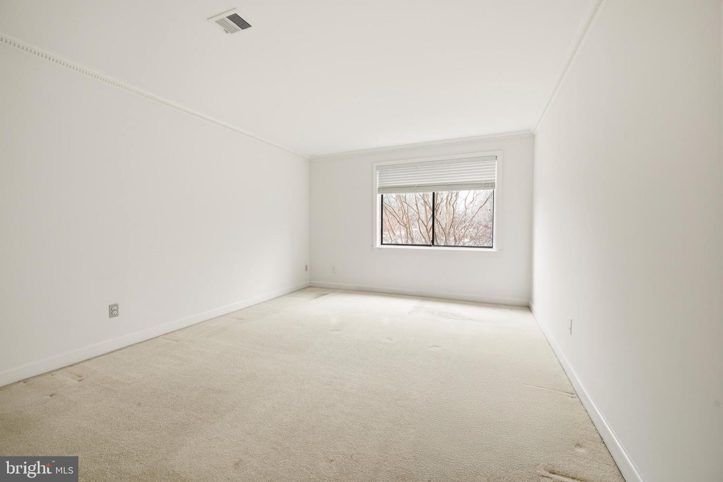 10300 BUSHMAN DR #201, OAKTON, Virginia 22124, 3 Bedrooms Bedrooms, ,2 BathroomsBathrooms,Residential,For sale,10300 BUSHMAN DR #201,VAFX2282216 MLS # VAFX2282216 10300 BUSHMAN DR #201, OAKTON, Virginia 22124, 3 Bedrooms Bedrooms, ,2 BathroomsBathrooms,Residential,For sale,10300 BUSHMAN DR #201,VAFX2282216 MLS # VAFX2282216