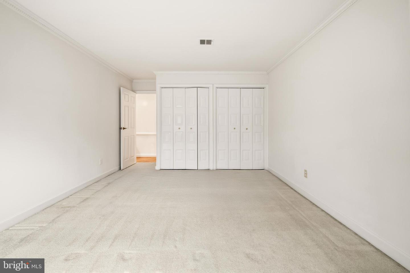 10300 BUSHMAN DR #201, OAKTON, Virginia 22124, 3 Bedrooms Bedrooms, ,2 BathroomsBathrooms,Residential,For sale,10300 BUSHMAN DR #201,VAFX2282216 MLS # VAFX2282216 10300 BUSHMAN DR #201, OAKTON, Virginia 22124, 3 Bedrooms Bedrooms, ,2 BathroomsBathrooms,Residential,For sale,10300 BUSHMAN DR #201,VAFX2282216 MLS # VAFX2282216