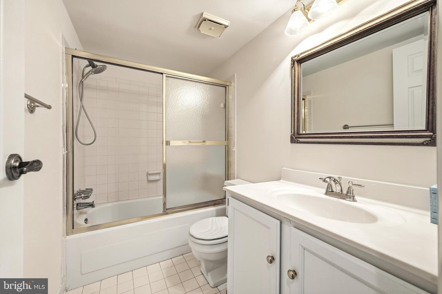 10300 BUSHMAN DR #201, OAKTON, Virginia 22124, 3 Bedrooms Bedrooms, ,2 BathroomsBathrooms,Residential,For sale,10300 BUSHMAN DR #201,VAFX2282216 MLS # VAFX2282216 10300 BUSHMAN DR #201, OAKTON, Virginia 22124, 3 Bedrooms Bedrooms, ,2 BathroomsBathrooms,Residential,For sale,10300 BUSHMAN DR #201,VAFX2282216 MLS # VAFX2282216