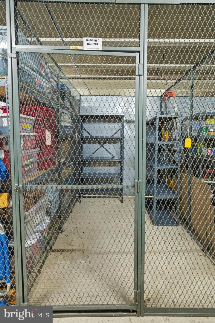 10300 BUSHMAN DR #201, OAKTON, Virginia 22124, 3 Bedrooms Bedrooms, ,2 BathroomsBathrooms,Residential,For sale,10300 BUSHMAN DR #201,VAFX2282216 MLS # VAFX2282216 10300 BUSHMAN DR #201, OAKTON, Virginia 22124, 3 Bedrooms Bedrooms, ,2 BathroomsBathrooms,Residential,For sale,10300 BUSHMAN DR #201,VAFX2282216 MLS # VAFX2282216