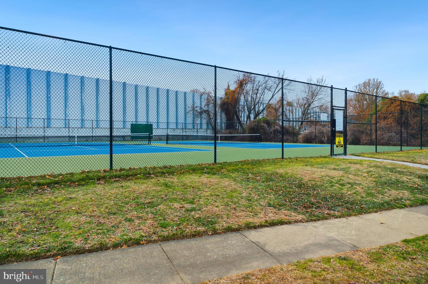 10300 BUSHMAN DR #201, OAKTON, Virginia 22124, 3 Bedrooms Bedrooms, ,2 BathroomsBathrooms,Residential,For sale,10300 BUSHMAN DR #201,VAFX2282216 MLS # VAFX2282216 10300 BUSHMAN DR #201, OAKTON, Virginia 22124, 3 Bedrooms Bedrooms, ,2 BathroomsBathrooms,Residential,For sale,10300 BUSHMAN DR #201,VAFX2282216 MLS # VAFX2282216