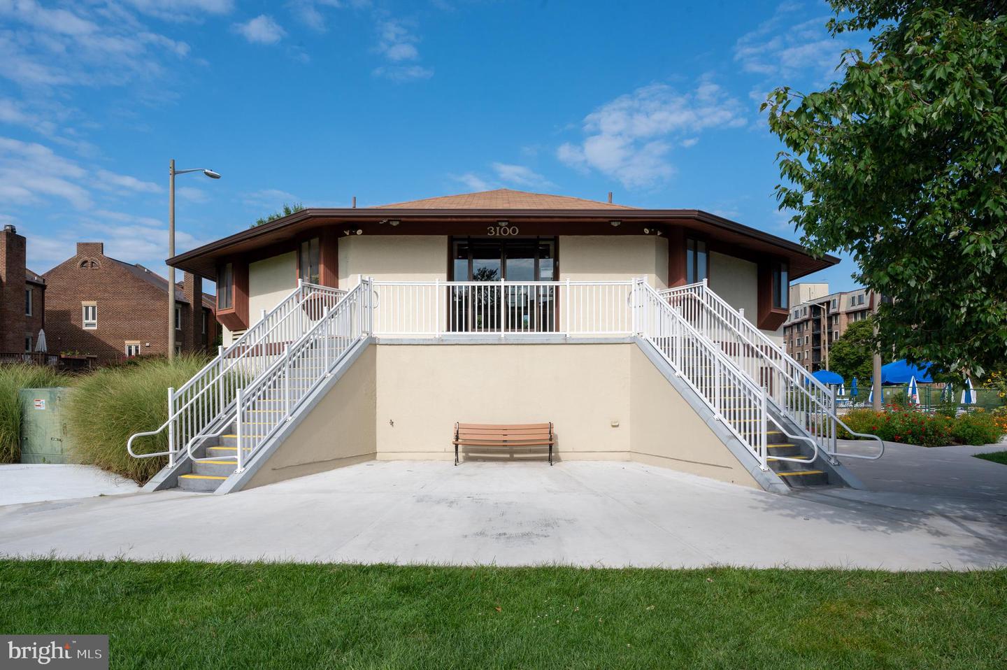 10300 BUSHMAN DR #201, OAKTON, Virginia 22124, 3 Bedrooms Bedrooms, ,2 BathroomsBathrooms,Residential,For sale,10300 BUSHMAN DR #201,VAFX2282216 MLS # VAFX2282216 10300 BUSHMAN DR #201, OAKTON, Virginia 22124, 3 Bedrooms Bedrooms, ,2 BathroomsBathrooms,Residential,For sale,10300 BUSHMAN DR #201,VAFX2282216 MLS # VAFX2282216