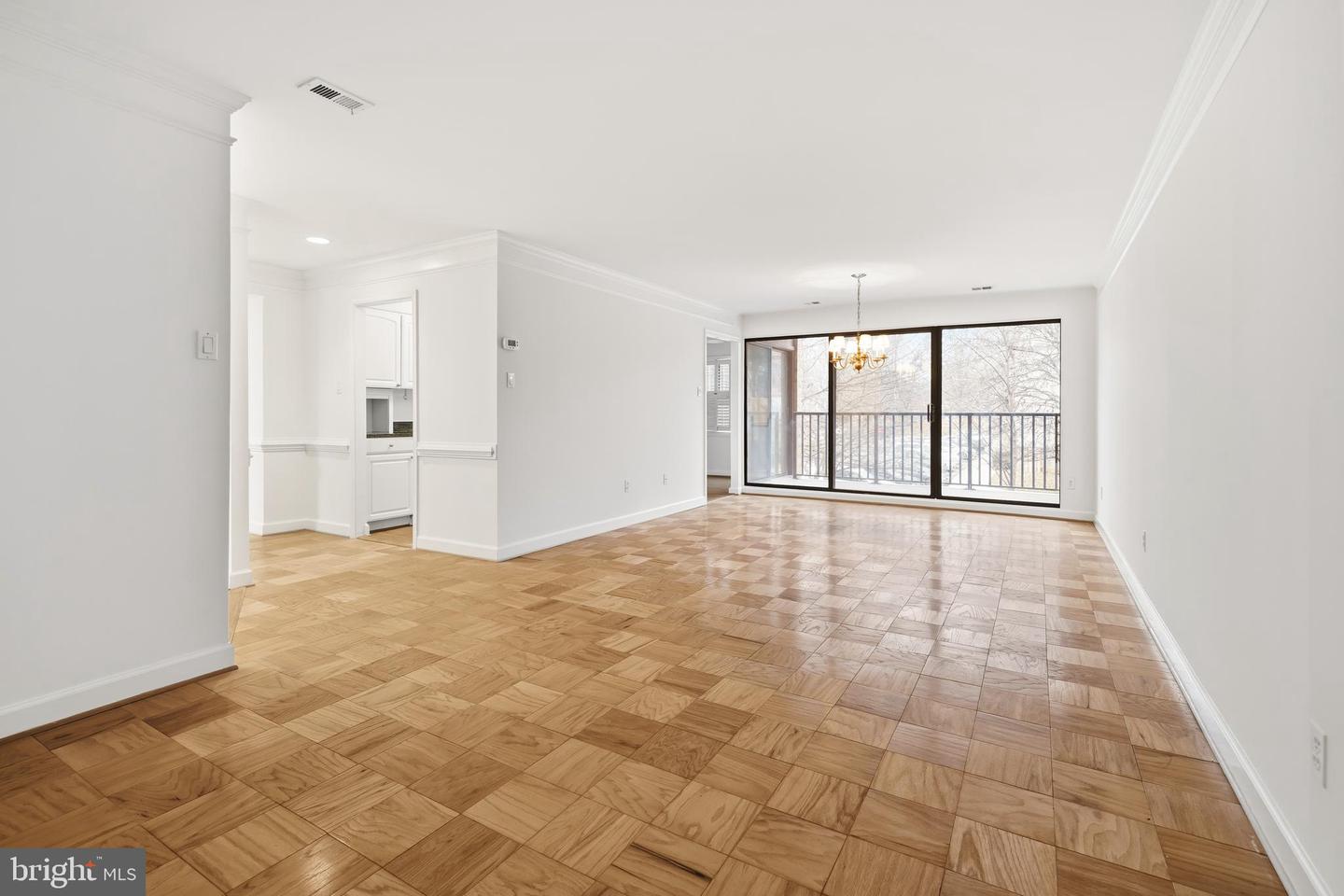 10300 BUSHMAN DR #201, OAKTON, Virginia 22124, 3 Bedrooms Bedrooms, ,2 BathroomsBathrooms,Residential,For sale,10300 BUSHMAN DR #201,VAFX2282216 MLS # VAFX2282216 10300 BUSHMAN DR #201, OAKTON, Virginia 22124, 3 Bedrooms Bedrooms, ,2 BathroomsBathrooms,Residential,For sale,10300 BUSHMAN DR #201,VAFX2282216 MLS # VAFX2282216