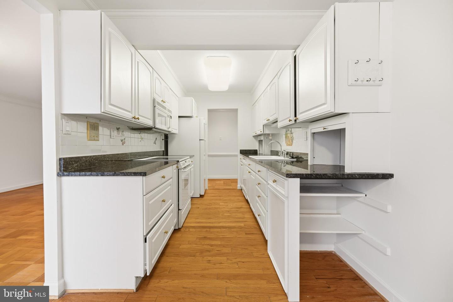 10300 BUSHMAN DR #201, OAKTON, Virginia 22124, 3 Bedrooms Bedrooms, ,2 BathroomsBathrooms,Residential,For sale,10300 BUSHMAN DR #201,VAFX2282216 MLS # VAFX2282216 10300 BUSHMAN DR #201, OAKTON, Virginia 22124, 3 Bedrooms Bedrooms, ,2 BathroomsBathrooms,Residential,For sale,10300 BUSHMAN DR #201,VAFX2282216 MLS # VAFX2282216