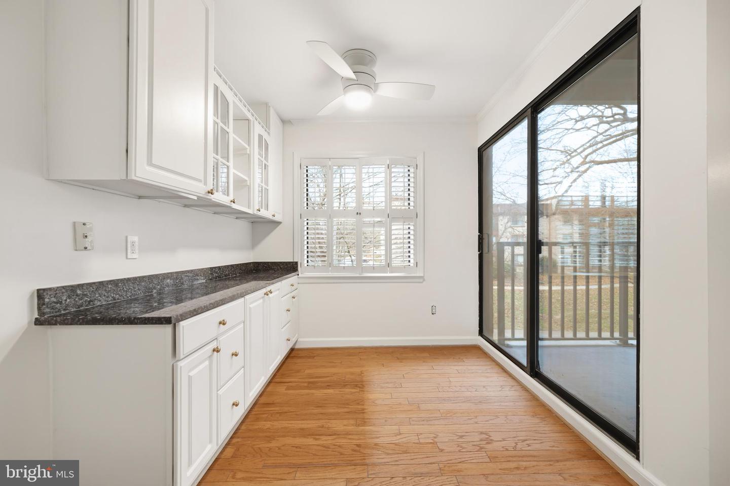 10300 BUSHMAN DR #201, OAKTON, Virginia 22124, 3 Bedrooms Bedrooms, ,2 BathroomsBathrooms,Residential,For sale,10300 BUSHMAN DR #201,VAFX2282216 MLS # VAFX2282216 10300 BUSHMAN DR #201, OAKTON, Virginia 22124, 3 Bedrooms Bedrooms, ,2 BathroomsBathrooms,Residential,For sale,10300 BUSHMAN DR #201,VAFX2282216 MLS # VAFX2282216