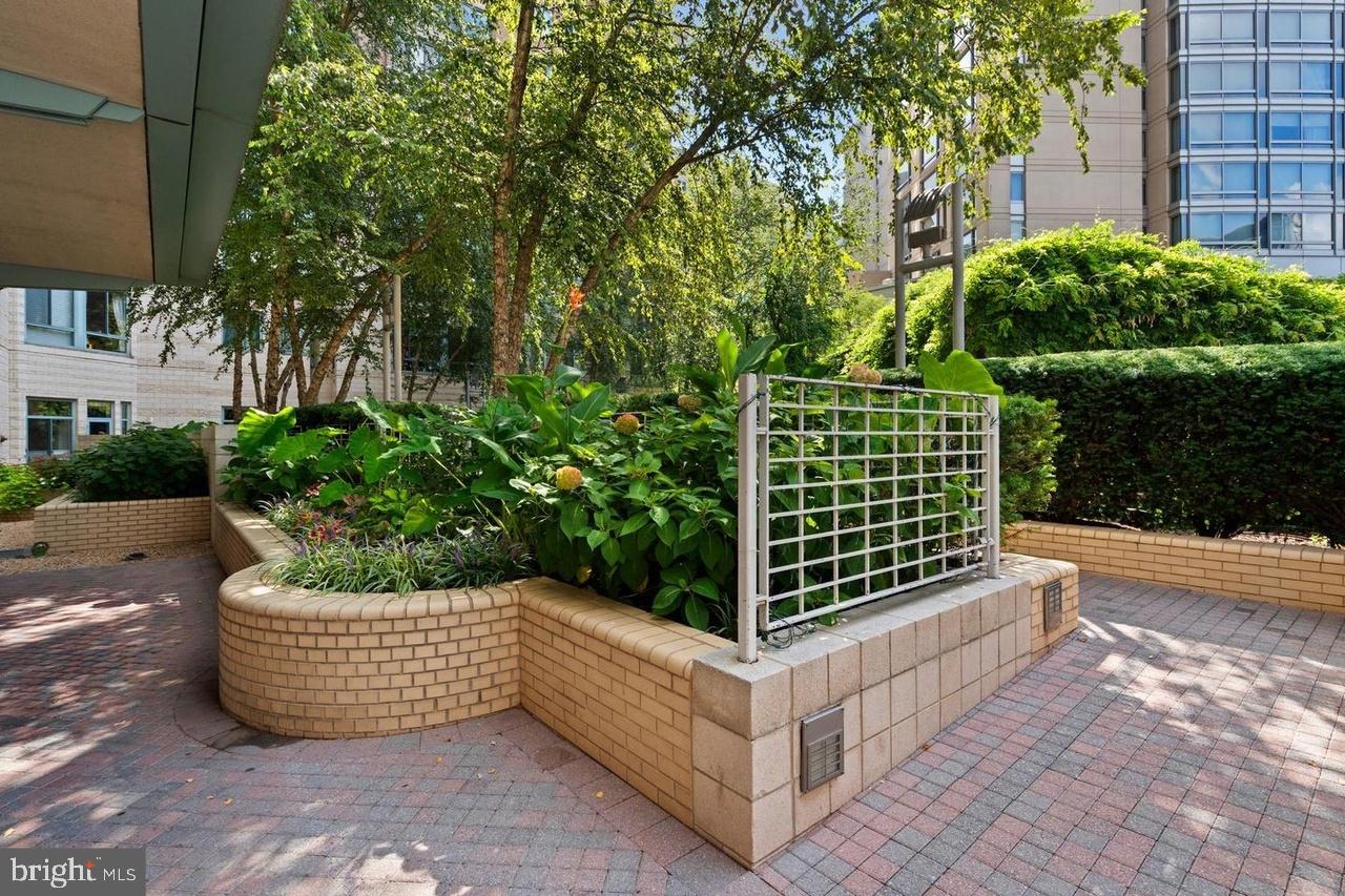 851 N GLEBE RD #707, ARLINGTON, Virginia 22203, 1 Bedroom Bedrooms, ,1 BathroomBathrooms,Residential,For sale,851 N GLEBE RD #707,VAAR2066826 MLS # VAAR2066826 851 N GLEBE RD #707, ARLINGTON, Virginia 22203, 1 Bedroom Bedrooms, ,1 BathroomBathrooms,Residential,For sale,851 N GLEBE RD #707,VAAR2066826 MLS # VAAR2066826