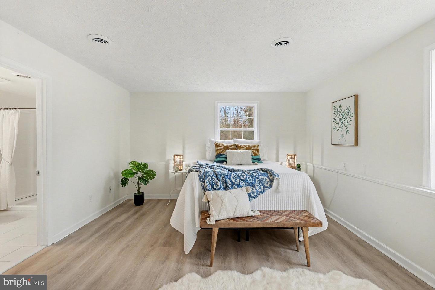 305 GREEN ST, LOCUST GROVE, Virginia 22508, 4 Bedrooms Bedrooms, 6 Rooms Rooms,2 BathroomsBathrooms,Residential,For sale,305 GREEN ST,VAOR2012942 MLS # VAOR2012942