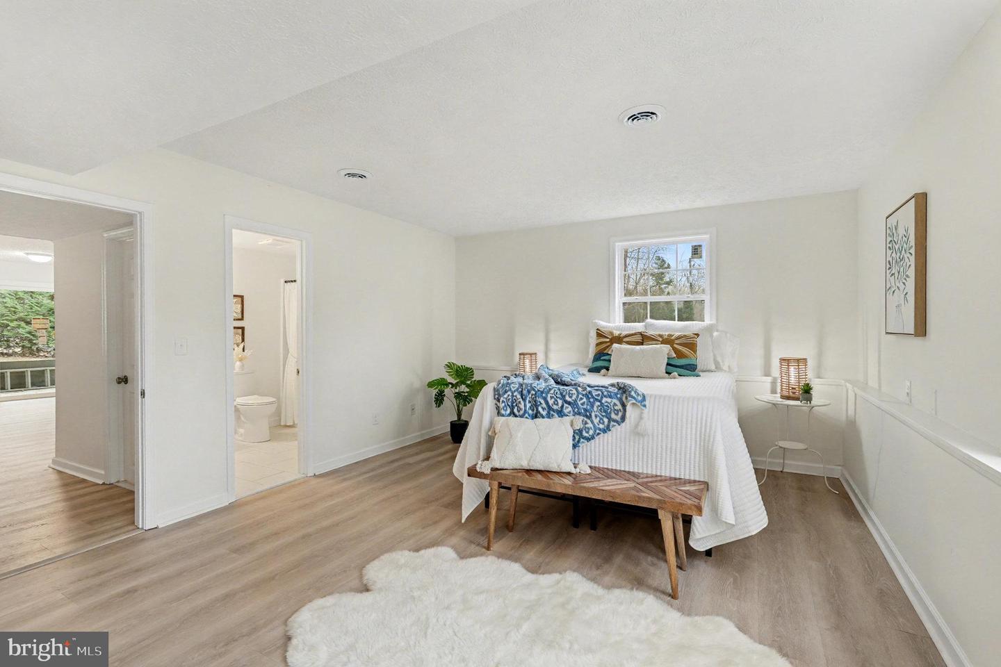 305 GREEN ST, LOCUST GROVE, Virginia 22508, 4 Bedrooms Bedrooms, 6 Rooms Rooms,2 BathroomsBathrooms,Residential,For sale,305 GREEN ST,VAOR2012942 MLS # VAOR2012942