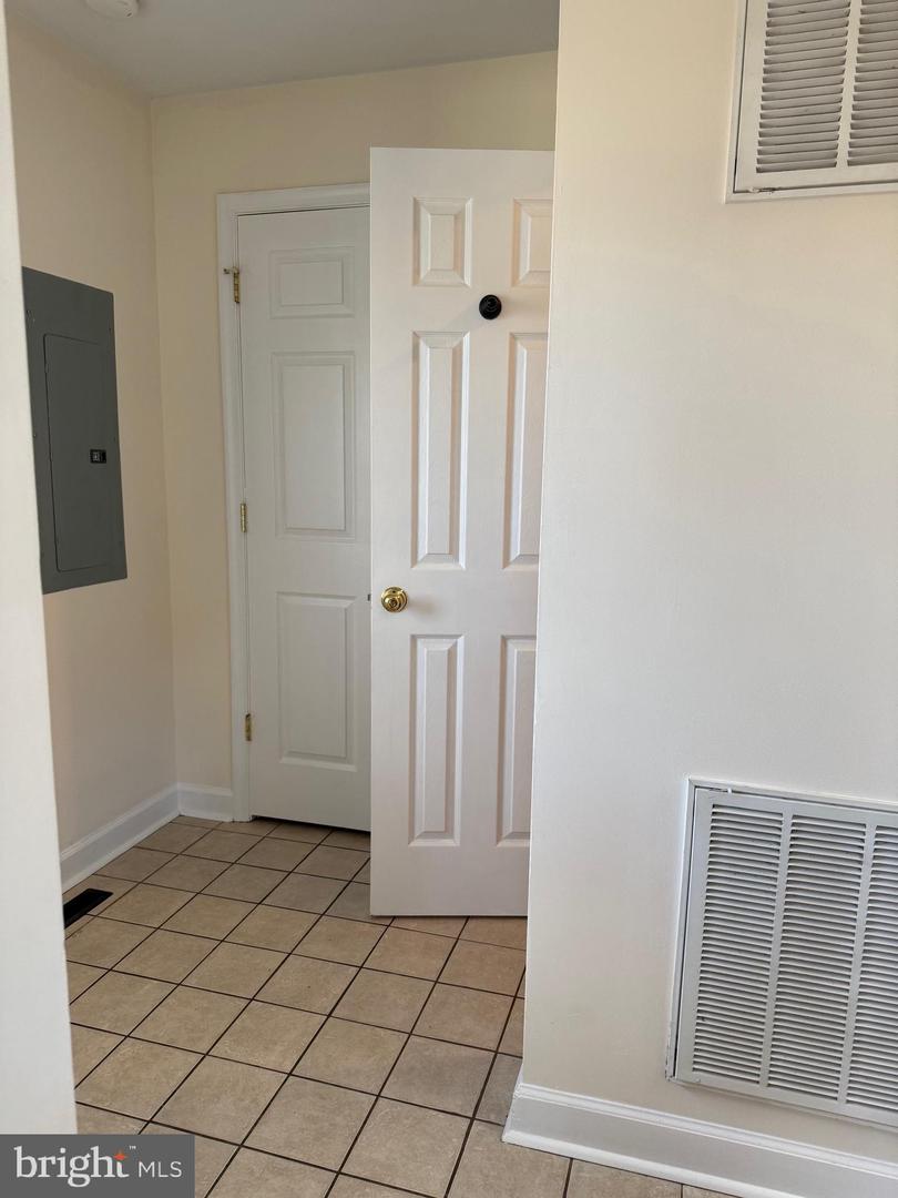 405 1/2 ELM ST, WINCHESTER, Virginia 22601, 3 Bedrooms Bedrooms, ,2 BathroomsBathrooms,Residential,For sale,405 1/2 ELM ST,VAWI2009592 MLS # VAWI2009592 405 1/2 ELM ST, WINCHESTER, Virginia 22601, 3 Bedrooms Bedrooms, ,2 BathroomsBathrooms,Residential,For sale,405 1/2 ELM ST,VAWI2009592 MLS # VAWI2009592