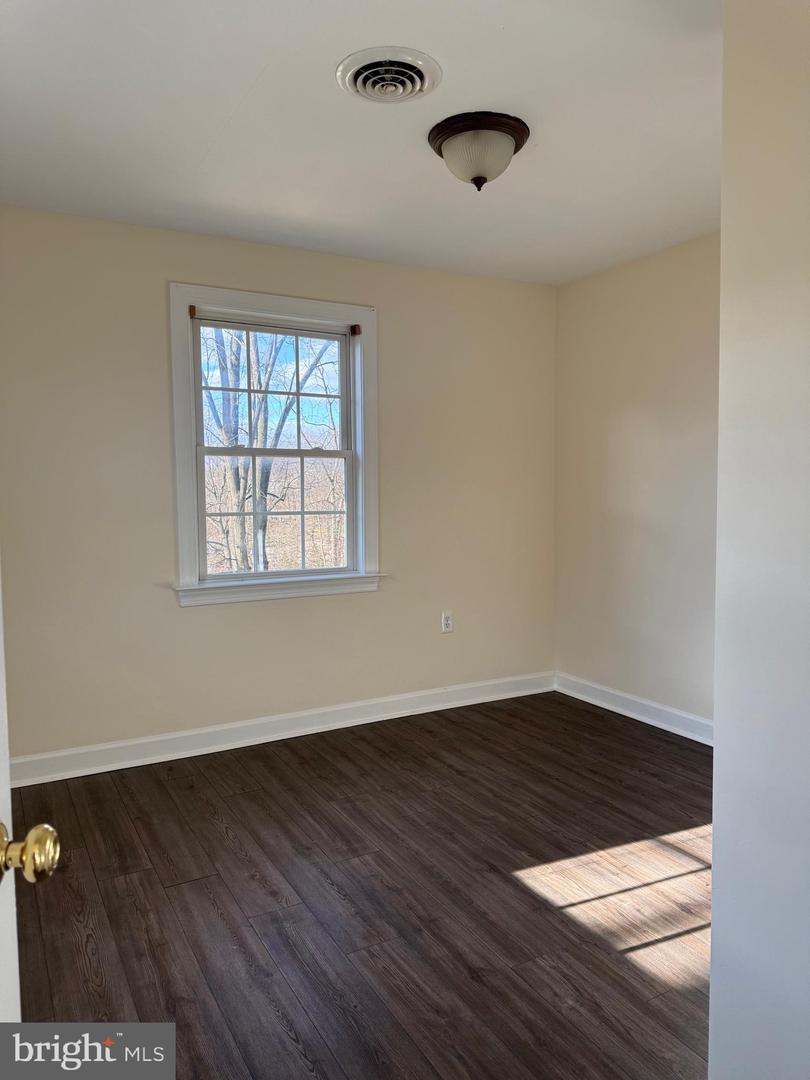 405 1/2 ELM ST, WINCHESTER, Virginia 22601, 3 Bedrooms Bedrooms, ,2 BathroomsBathrooms,Residential,For sale,405 1/2 ELM ST,VAWI2009592 MLS # VAWI2009592 405 1/2 ELM ST, WINCHESTER, Virginia 22601, 3 Bedrooms Bedrooms, ,2 BathroomsBathrooms,Residential,For sale,405 1/2 ELM ST,VAWI2009592 MLS # VAWI2009592