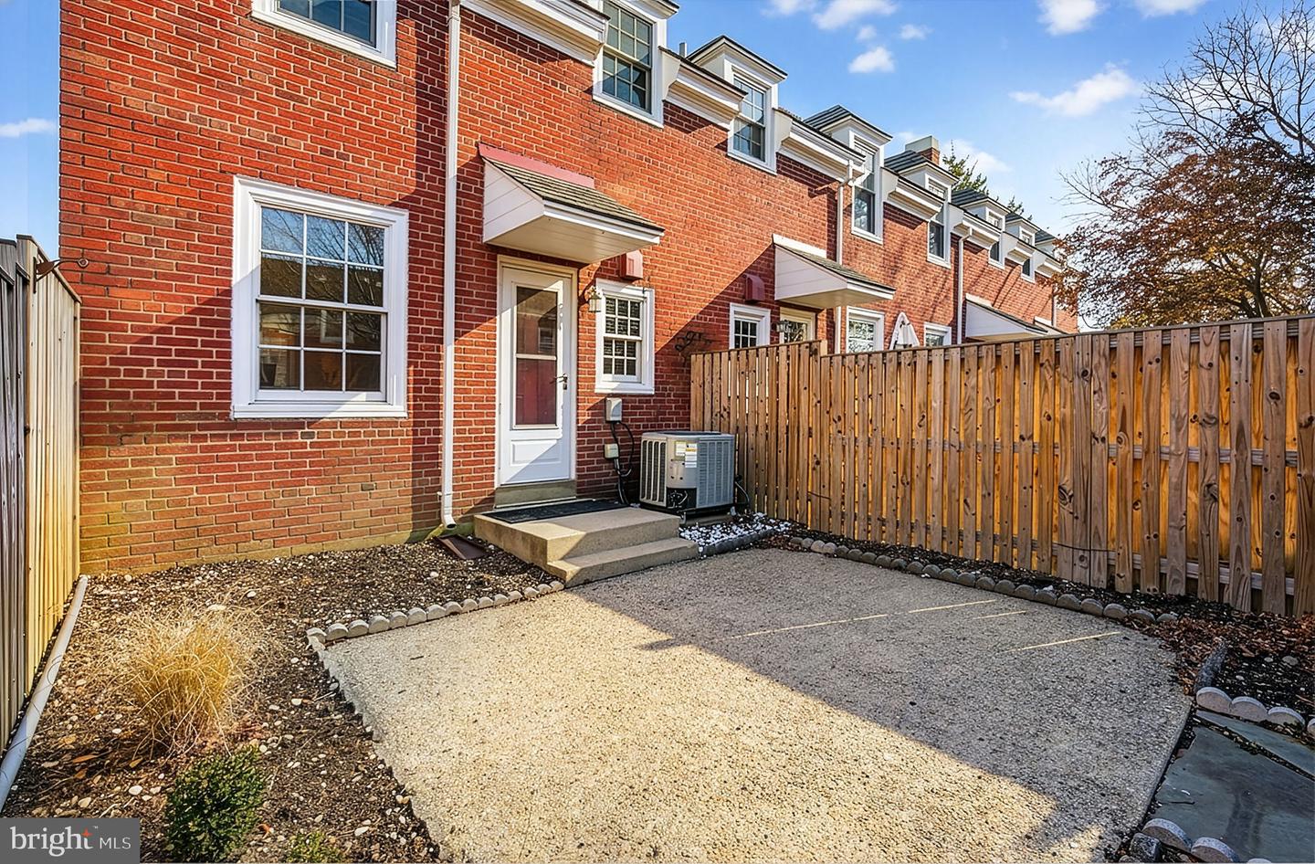 4315 35TH ST S, ARLINGTON, Virginia 22206, 2 Bedrooms Bedrooms, ,2 BathroomsBathrooms,Residential,For sale,4315 35TH ST S,VAAR2066788 MLS # VAAR2066788 4315 35TH ST S, ARLINGTON, Virginia 22206, 2 Bedrooms Bedrooms, ,2 BathroomsBathrooms,Residential,For sale,4315 35TH ST S,VAAR2066788 MLS # VAAR2066788
