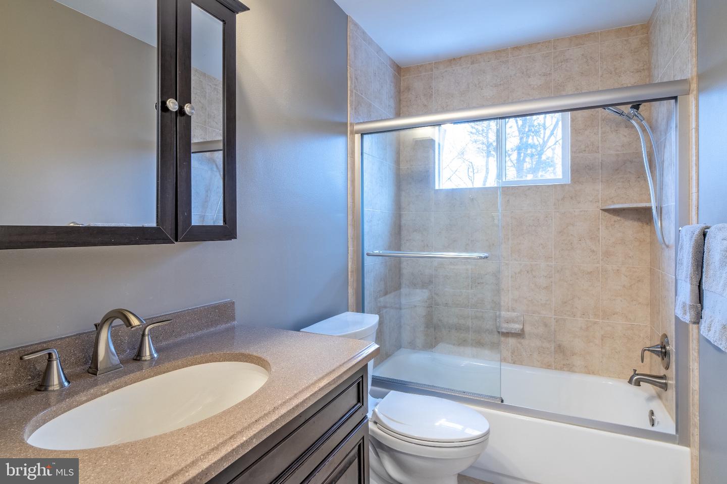 4233 LINDEN ST, FAIRFAX, Virginia 22030, 3 Bedrooms Bedrooms, 5 Rooms Rooms,2 BathroomsBathrooms,Residential,For sale,4233 LINDEN ST,VAFC2007556 MLS # VAFC2007556 4233 LINDEN ST, FAIRFAX, Virginia 22030, 3 Bedrooms Bedrooms, 5 Rooms Rooms,2 BathroomsBathrooms,Residential,For sale,4233 LINDEN ST,VAFC2007556 MLS # VAFC2007556