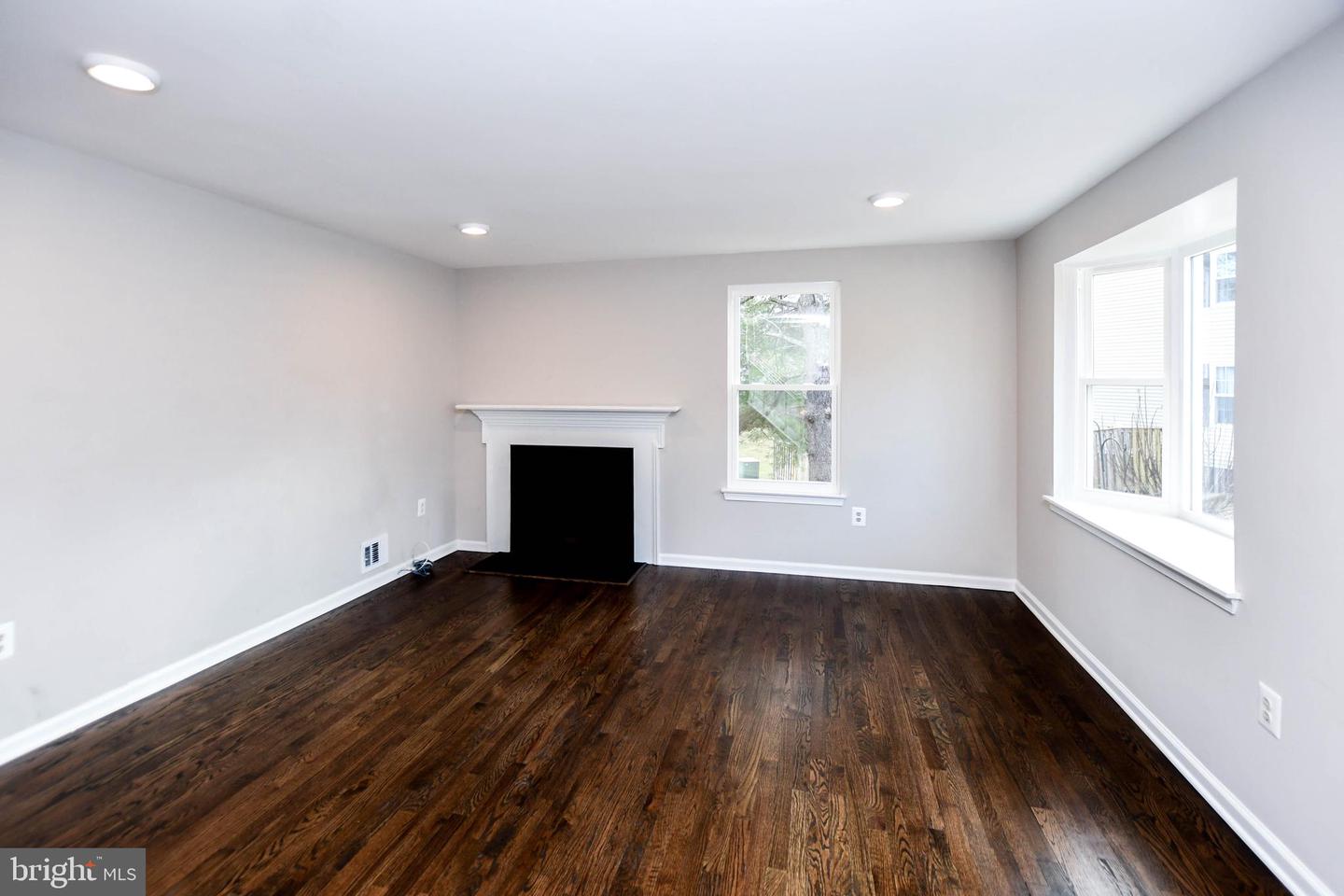 9 DORRELL CT, STERLING, Virginia 20165, 3 Bedrooms Bedrooms, ,1 BathroomBathrooms,Residential,For sale,9 DORRELL CT,VALO2112270 MLS # VALO2112270 9 DORRELL CT, STERLING, Virginia 20165, 3 Bedrooms Bedrooms, ,1 BathroomBathrooms,Residential,For sale,9 DORRELL CT,VALO2112270 MLS # VALO2112270