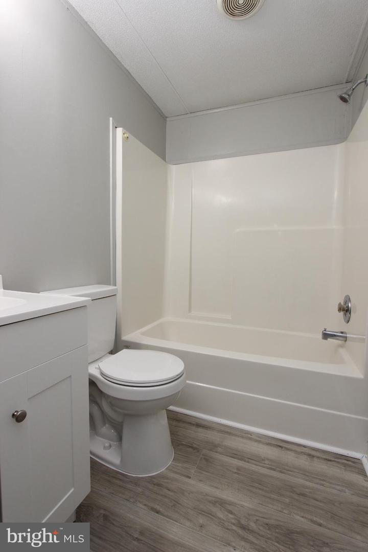 18 MARY DR, STAFFORD, Virginia 22556, 3 Bedrooms Bedrooms, 5 Rooms Rooms,2 BathroomsBathrooms,Residential,For sale,18 MARY DR,VAST2044688 MLS # VAST2044688 18 MARY DR, STAFFORD, Virginia 22556, 3 Bedrooms Bedrooms, 5 Rooms Rooms,2 BathroomsBathrooms,Residential,For sale,18 MARY DR,VAST2044688 MLS # VAST2044688