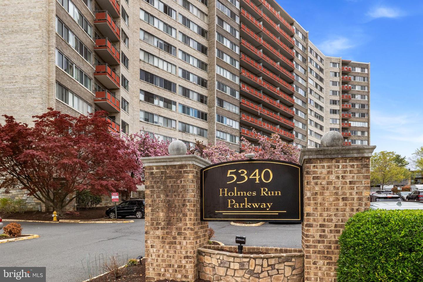 5340 HOLMES RUN PKWY #1102, ALEXANDRIA, Virginia 22304, 2 Bedrooms Bedrooms, ,1 BathroomBathrooms,Residential,For sale,5340 HOLMES RUN PKWY #1102,VAAX2048984 MLS # VAAX2048984