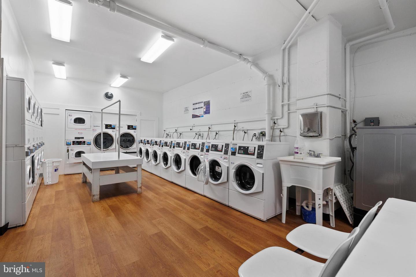 5340 HOLMES RUN PKWY #1102, ALEXANDRIA, Virginia 22304, 2 Bedrooms Bedrooms, ,1 BathroomBathrooms,Residential,For sale,5340 HOLMES RUN PKWY #1102,VAAX2048984 MLS # VAAX2048984 5340 HOLMES RUN PKWY #1102, ALEXANDRIA, Virginia 22304, 2 Bedrooms Bedrooms, ,1 BathroomBathrooms,Residential,For sale,5340 HOLMES RUN PKWY #1102,VAAX2048984 MLS # VAAX2048984