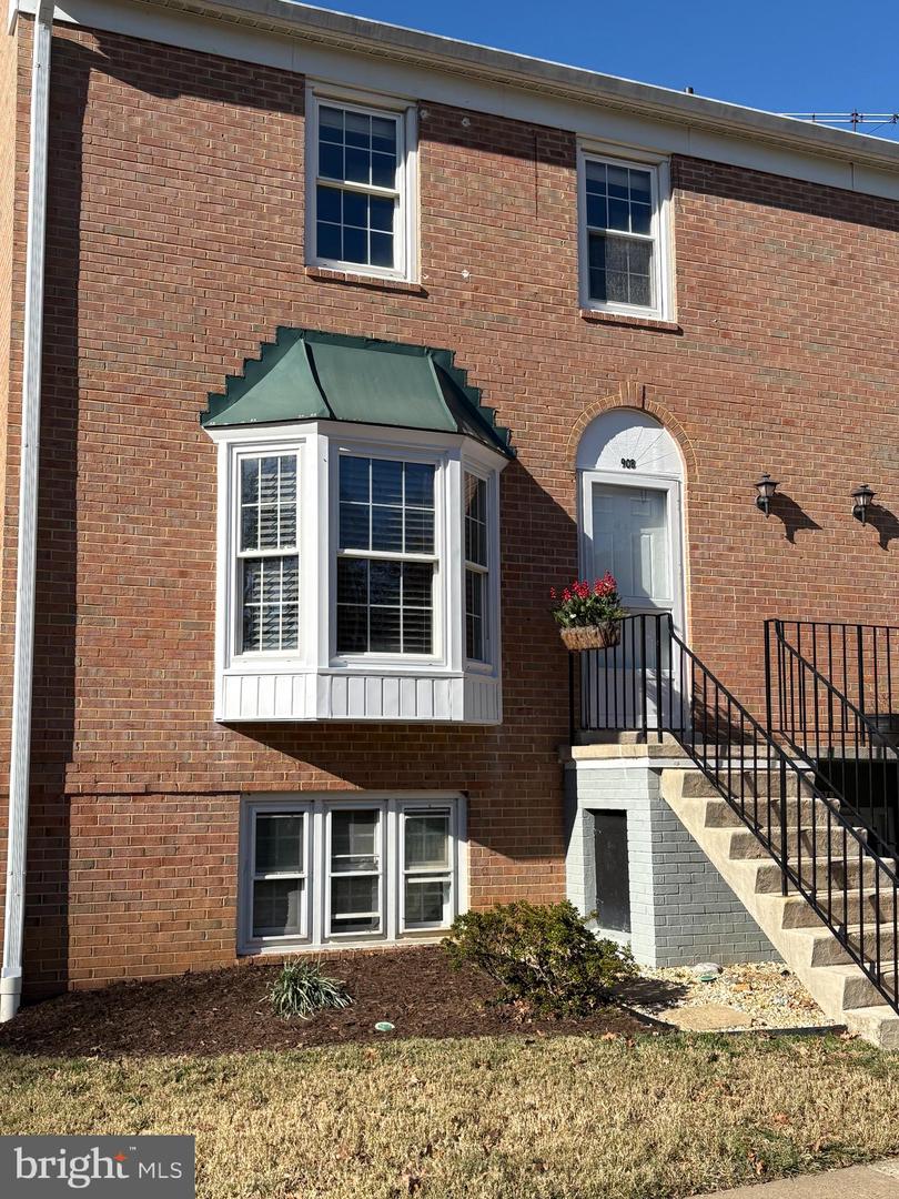 90 B LEEDS CT EAST #90 B, WARRENTON, Virginia 20186, 3 Bedrooms Bedrooms, ,2 BathroomsBathrooms,Residential,For sale,90 B LEEDS CT EAST #90 B,VAFQ2018190 MLS # VAFQ2018190 90 B LEEDS CT EAST #90 B, WARRENTON, Virginia 20186, 3 Bedrooms Bedrooms, ,2 BathroomsBathrooms,Residential,For sale,90 B LEEDS CT EAST #90 B,VAFQ2018190 MLS # VAFQ2018190